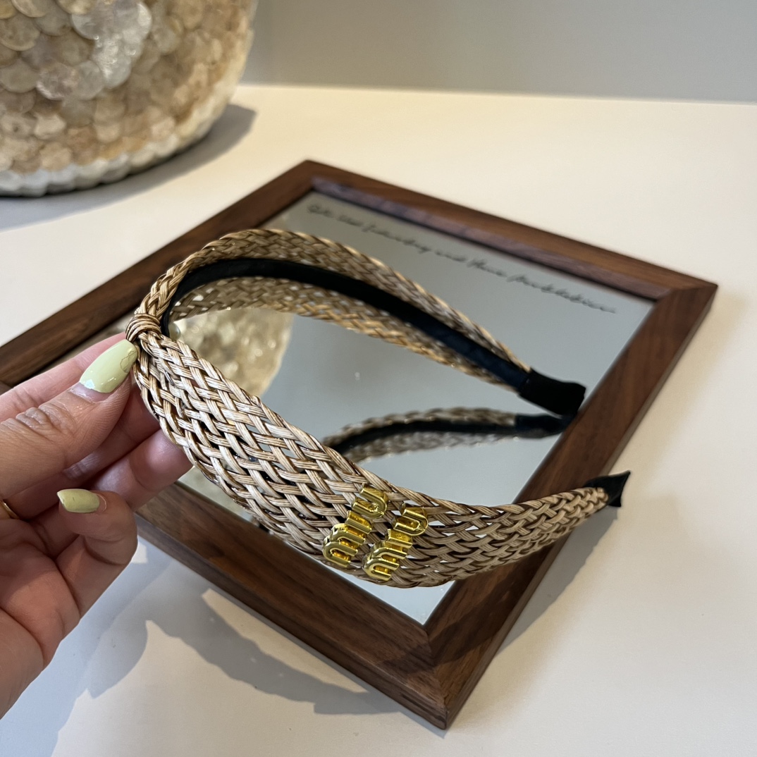 🆕

miumiu缪缪新款发箍