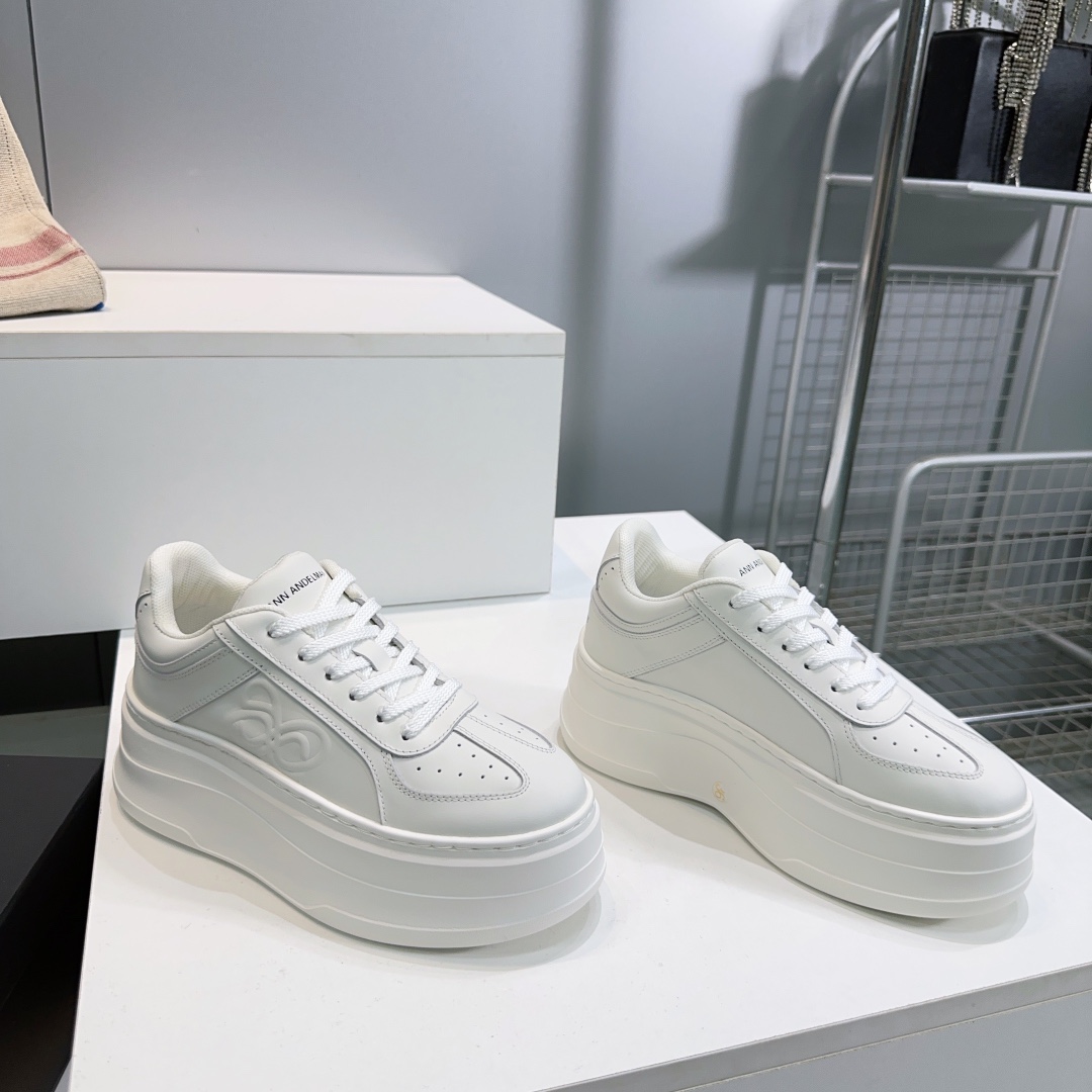 High-Quality Contemporary Design Shoes with Abstract Image and Comfortable Fit - 图片 3