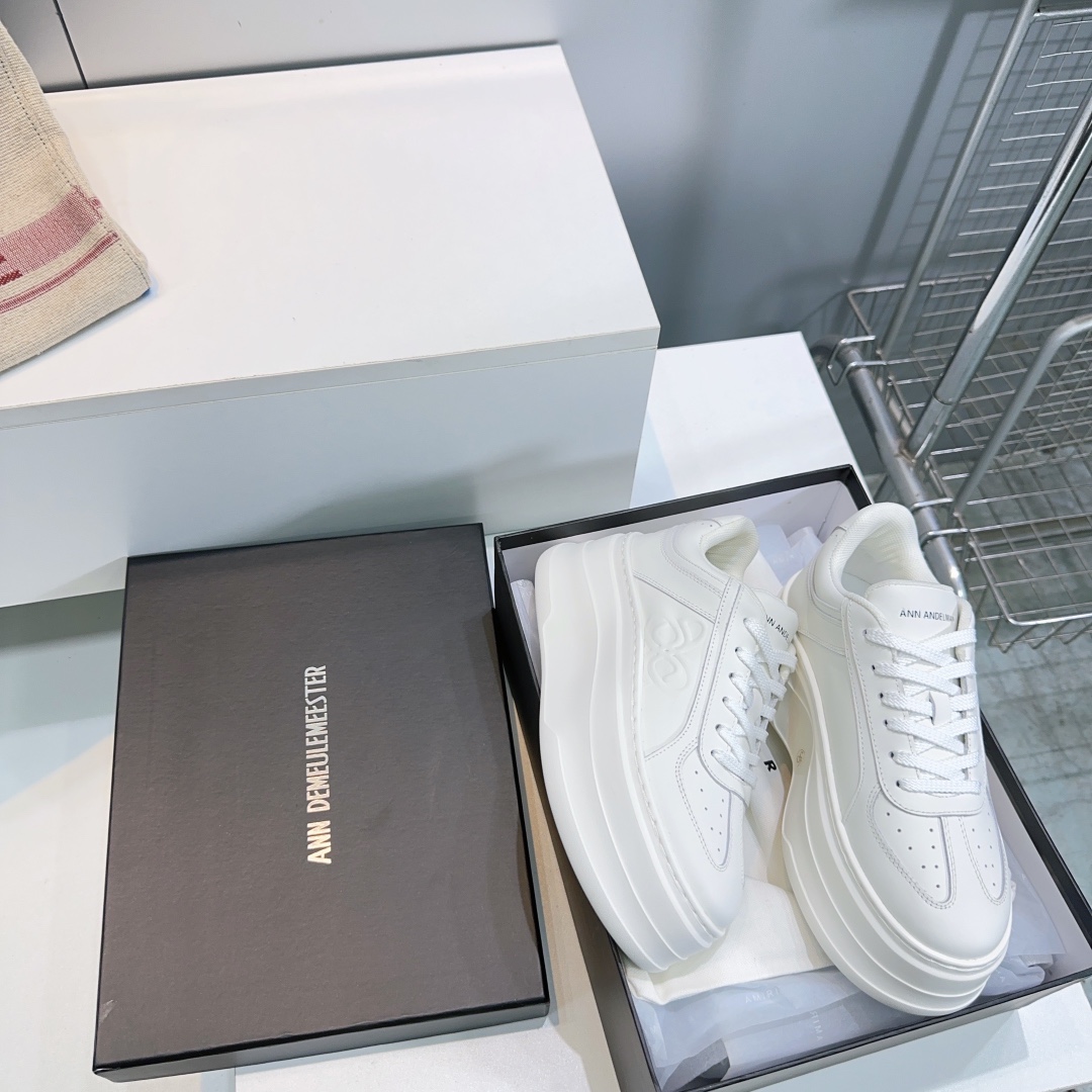 High-Quality Contemporary Design Shoes with Abstract Image and Comfortable Fit - 图片 9