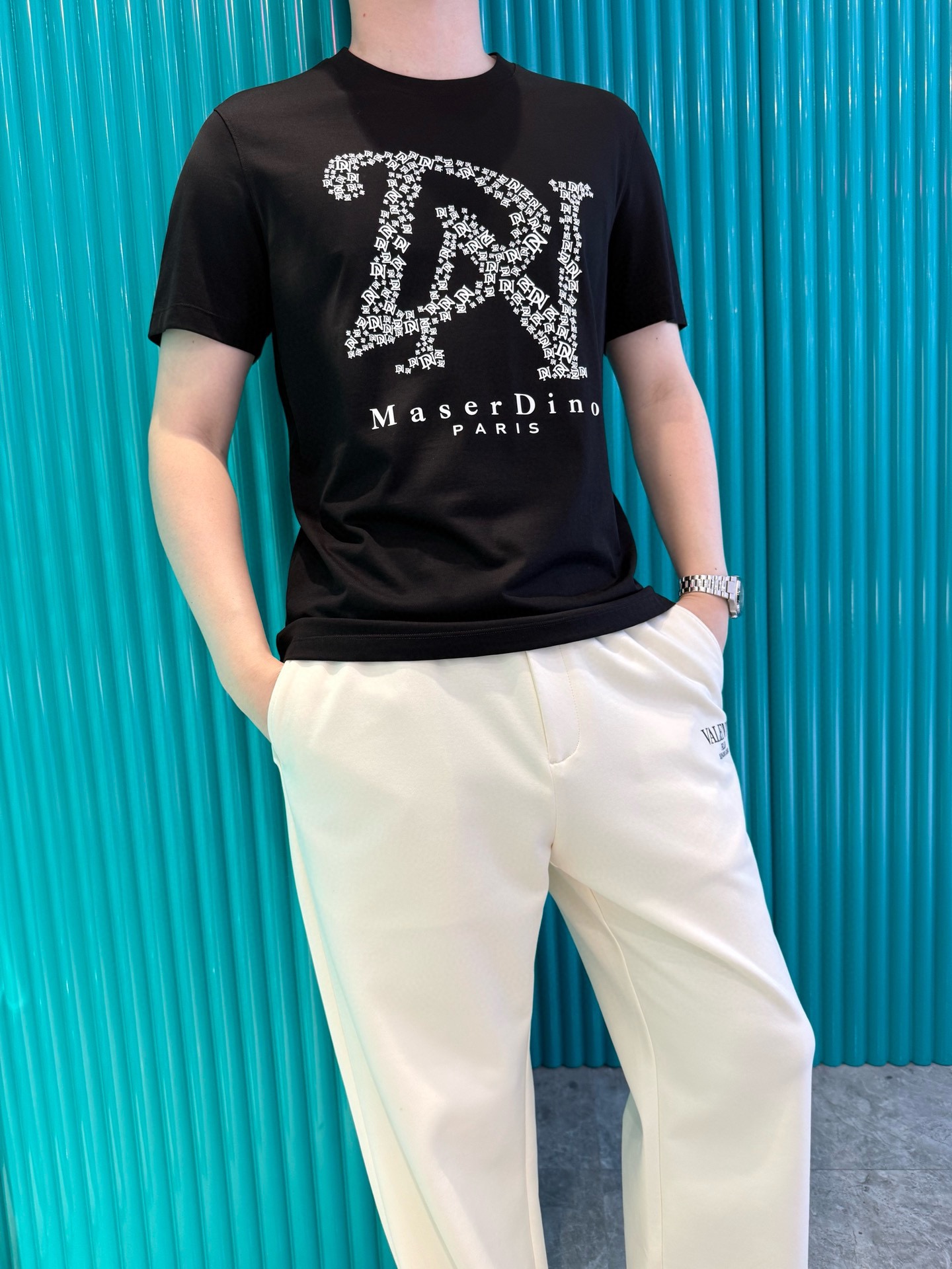 NO:496633,Dino Luxury Products - Brand's latest round neck T-shirt shipment in 2025, hot-selling items in Europe and the United States!  Selected Italian imported brands to customize 100% European cotton!  The brand digital print on the chest is matched with the latest design to highlight fashion!  Number of codes 48-56 (model 180/140 wears 50, with Hong Kong Lane Crawford gift box packaging), tees, t-shirt, alexander wang19860909Dino奢品-品牌2025最新圆领T恤出货 欧美热销单品！精选意大利进口品牌定制百分百欧货棉！胸口的品牌数码印花搭配最新的设计,彰显时尚 ！码数48-56（模特180/140穿50,配香港连卡佛礼盒包装）,,tees，t-shirt,alexander wang,Men's clothing