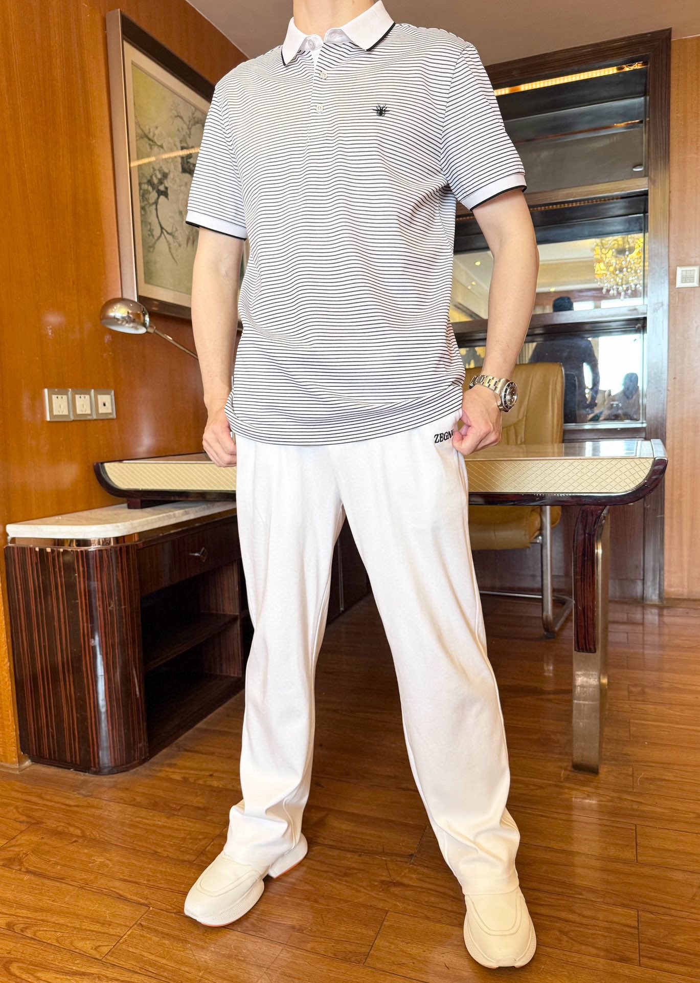 NO:496618,Dior-2025 counter latest hot-selling Polo, London counter hot-selling items!  Selected Italian imported fine cotton fabrics with the latest designs, brand embroidery on the chest and striped design to show taste, business and casual boutique. Size: 48-56 (model 173/130 wears 48 sizes, with Hong Kong Lane Crawford gift box packaging), dior, alexander wang19860909迪奥-2025专柜最新爆款Polo出货 伦敦专柜热销单品！精选意大利进口精棉面料搭配最新的设计,胸口的品牌刺绣搭配条纹设计彰显品味 商务休闲精品.尺码:48-56（模特173/130穿48码,配香港连卡佛礼盒包装）,,dior,alexander wang,Men's clothing