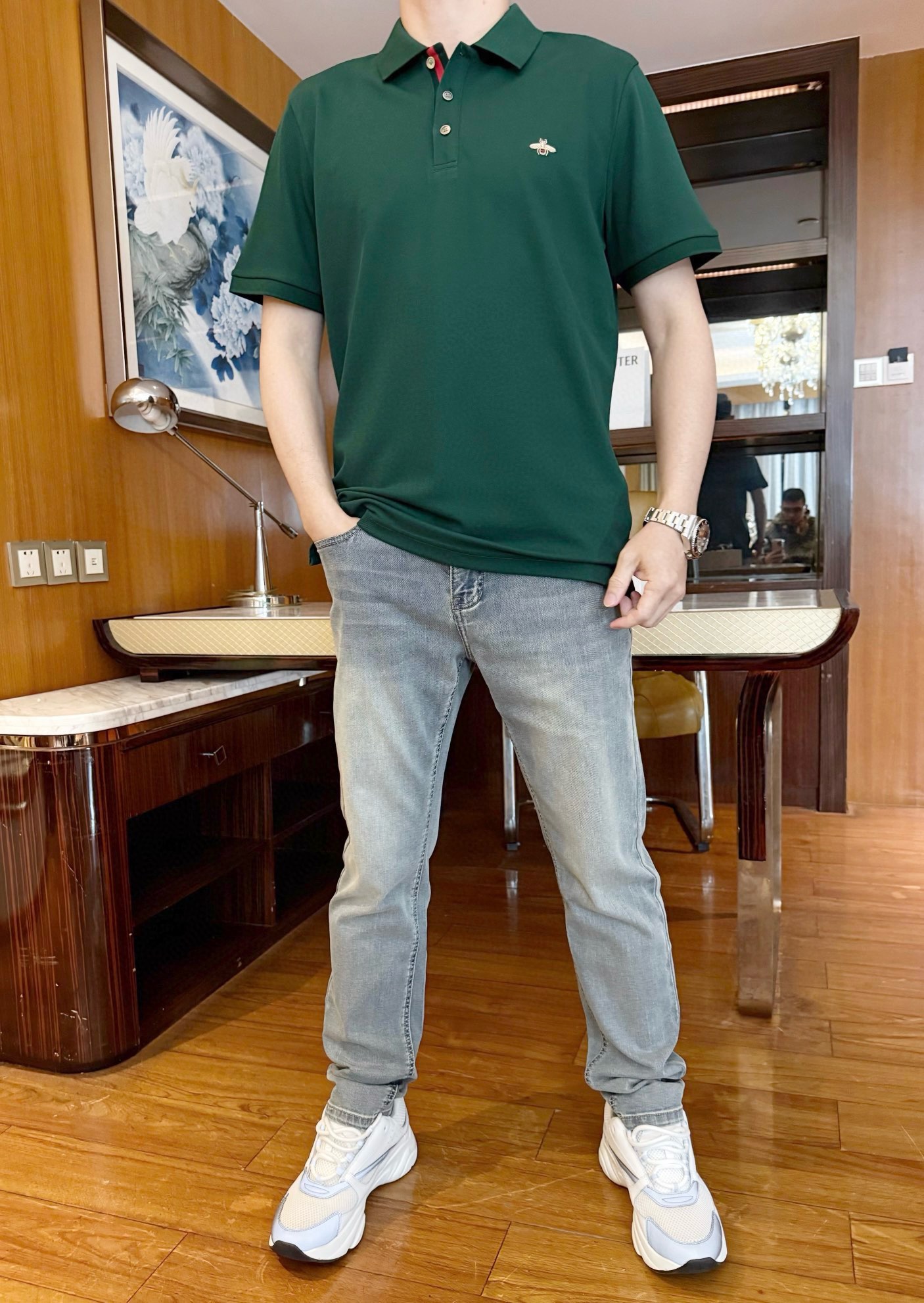 NO:496658,Guqi-2025 counter latest hot-selling Polo, a hot-selling item in Paris counter!  Selected Italian imported mercerized cotton fabrics with simple and elegant designs, the exquisite logo on the chest highlights the taste. You are worthy of collecting. Number of codes 48-56 (model 173/130 wears 48, with Hong Kong Lane Crawford gift box packaging), alexander wang19860909古琦-2025专柜最新爆款Polo出货 巴黎专柜热销单品！精选意大利进口丝光精棉面料搭配简约大方的设计,胸前的精致标志彰显品味 您值得珍藏.码数48-56（模特173/130穿48,配香港连卡佛礼盒包装）,,alexander wang,Men's clothing