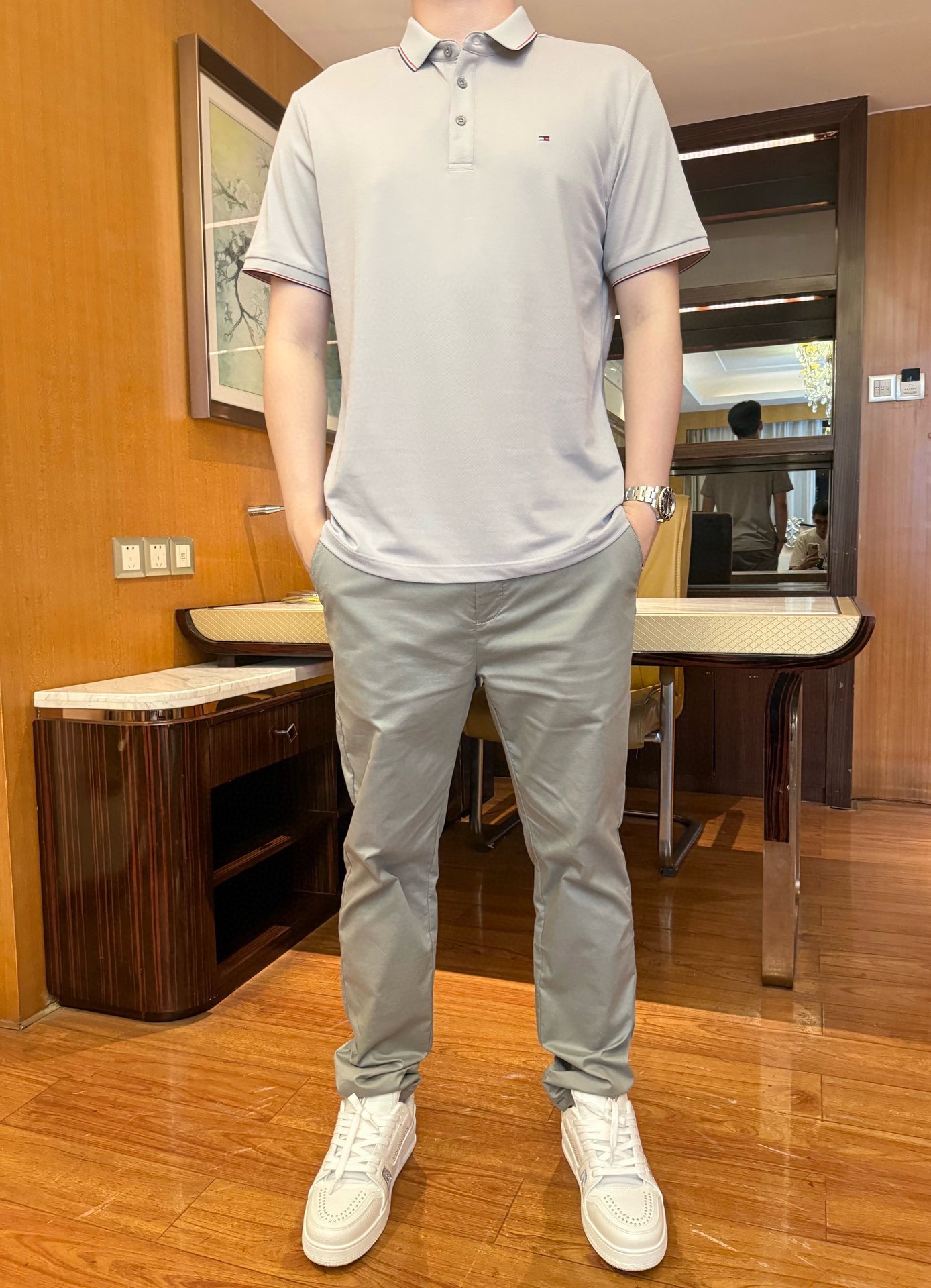 NO:496666,Tommy-2025 counter latest hot Polo gray shipment, London counter hot-selling items!  Selected Italian imported fine cotton fabrics with the latest designs, brand embroidery on the chest highlights taste, business and casual boutique. Size: 48-56 (model 180/140 wears 50, with Hong Kong Lane Crawford gift box packaging), alexander wang19860909汤米-2025专柜最新爆款Polo灰色出货 伦敦专柜热销单品！精选意大利进口精棉面料搭配最新的设计,胸口的品牌刺绣彰显品味 商务休闲精品.尺码:48-56（模特180/140穿50,配香港连卡佛礼盒包装）,,alexander wang,Men's clothing