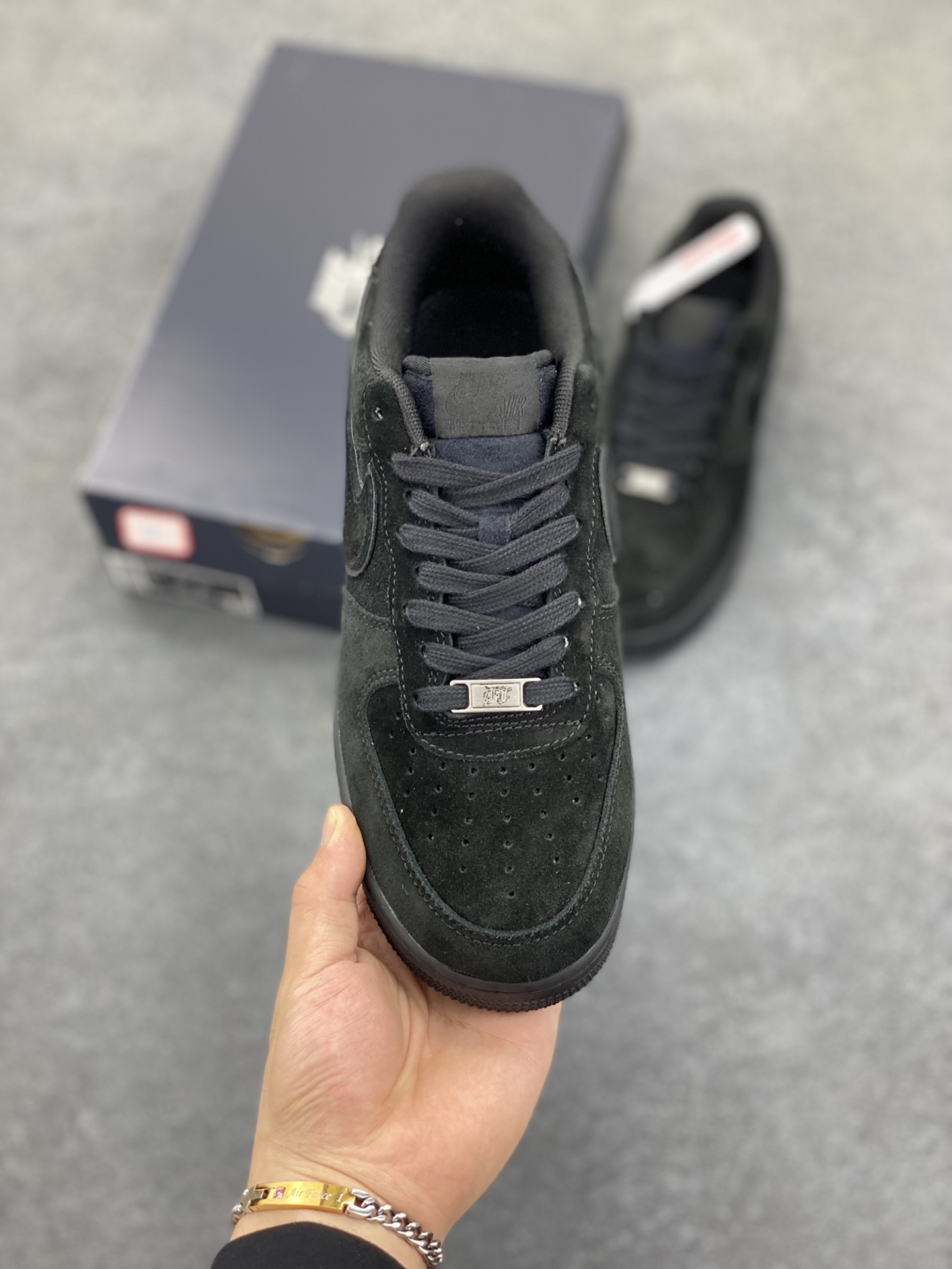 图片[2]-Nike Air Force 1 Low 翻毛黑 原楦头原纸板 打造纯正空军版型 专注外贸渠道 全掌内置蜂窝气垫 原盒配件 原厂中底钢印、拉帮完美 货号：HQ1966-002 尺码：36 36.5 37.5 38 38.5 39 40 40.5 41 42 42.5 43 44 44.5 45-选品中心