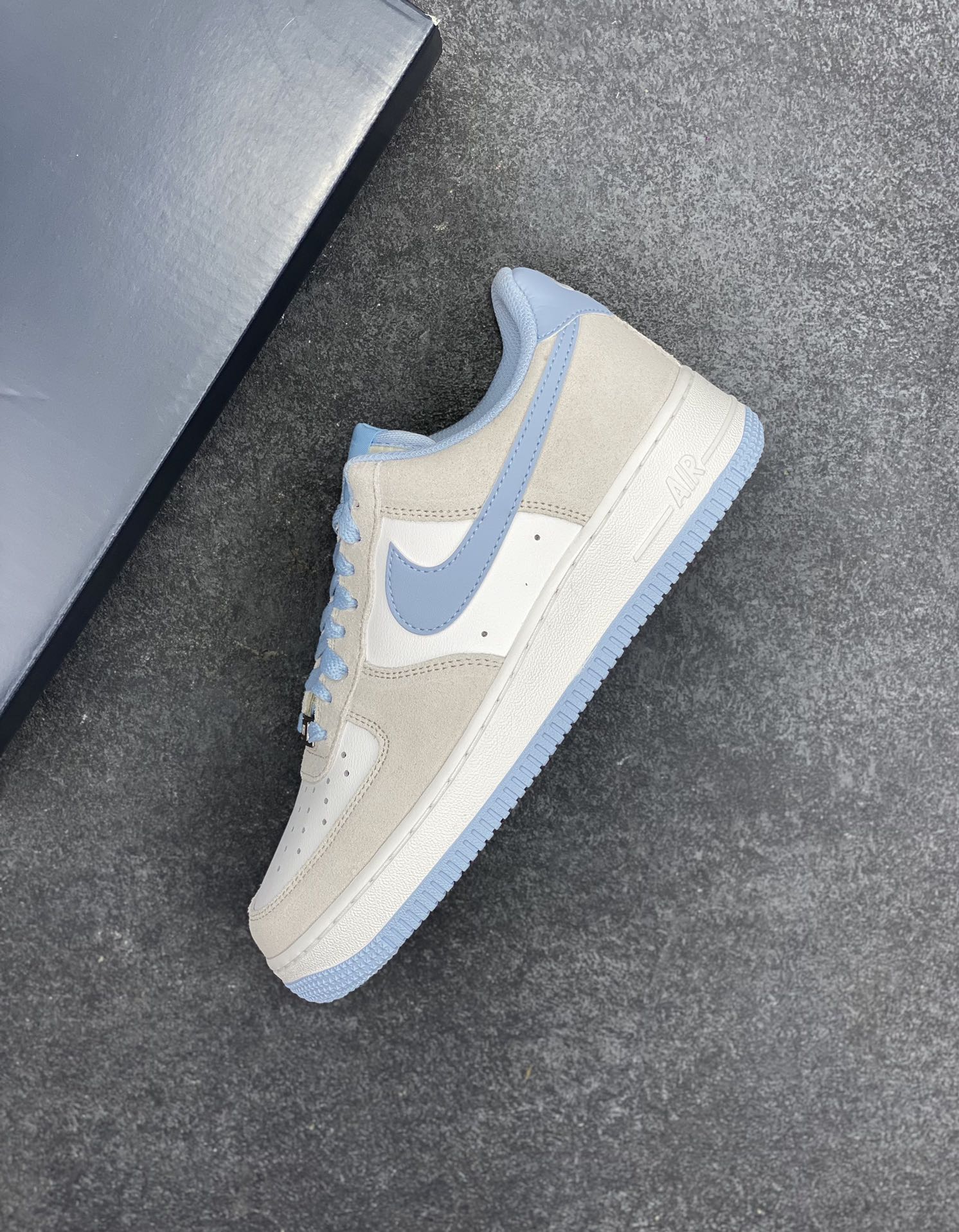 图片[7]-Nike Air Force 1 Low 海盐蓝 原楦头原纸板 打造纯正空军版型 专注外贸渠道 全掌内置蜂窝气垫 原盒配件 原厂中底钢印、拉帮完美 货号：FQ8714-005 尺码：35.5 36 36.5 37.5 38 38.5 39 40 40.5 41 42 42.5 43 44 44.5 45-选品中心