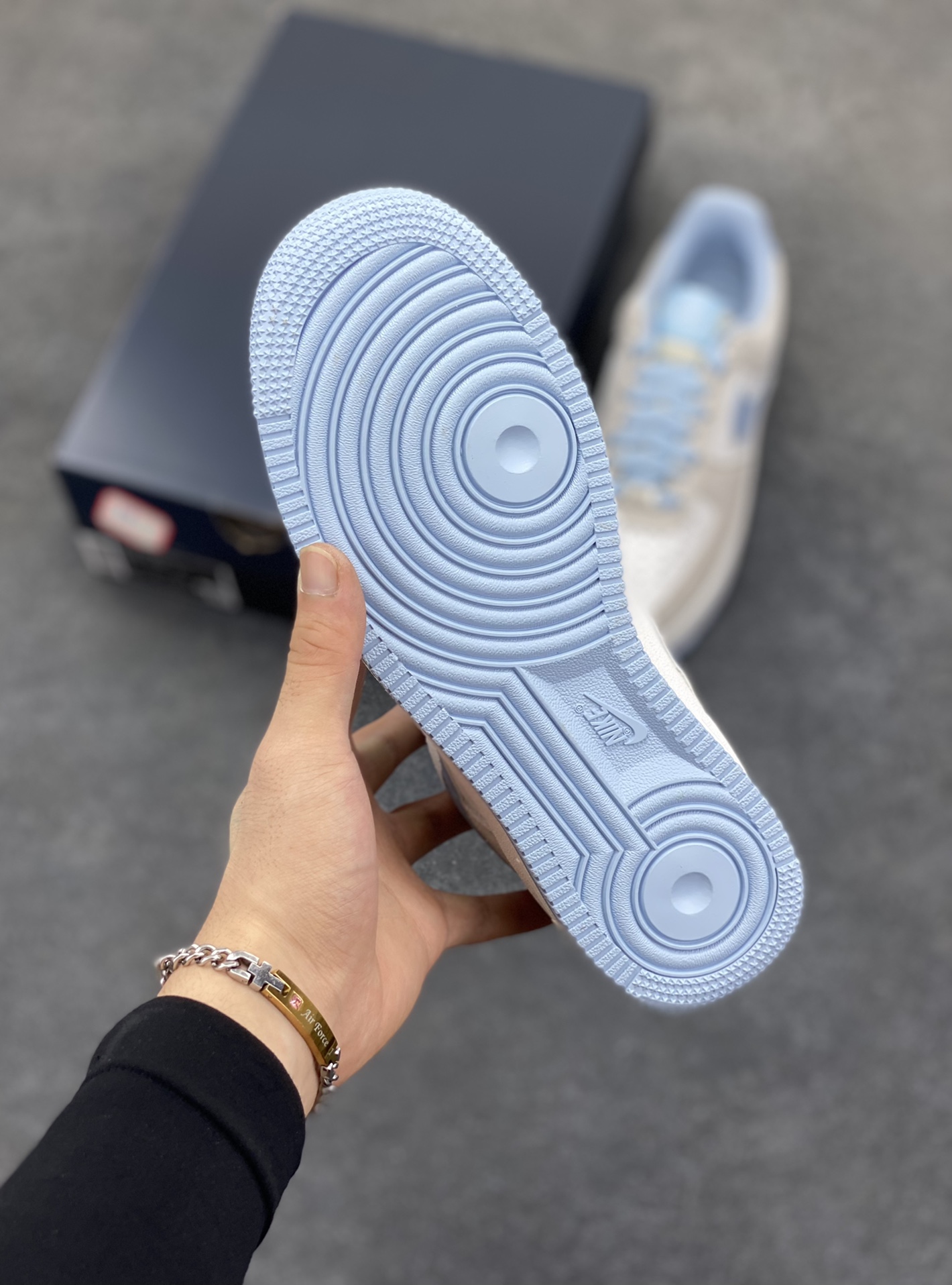 图片[5]-Nike Air Force 1 Low 海盐蓝 原楦头原纸板 打造纯正空军版型 专注外贸渠道 全掌内置蜂窝气垫 原盒配件 原厂中底钢印、拉帮完美 货号：FQ8714-005 尺码：35.5 36 36.5 37.5 38 38.5 39 40 40.5 41 42 42.5 43 44 44.5 45-选品中心
