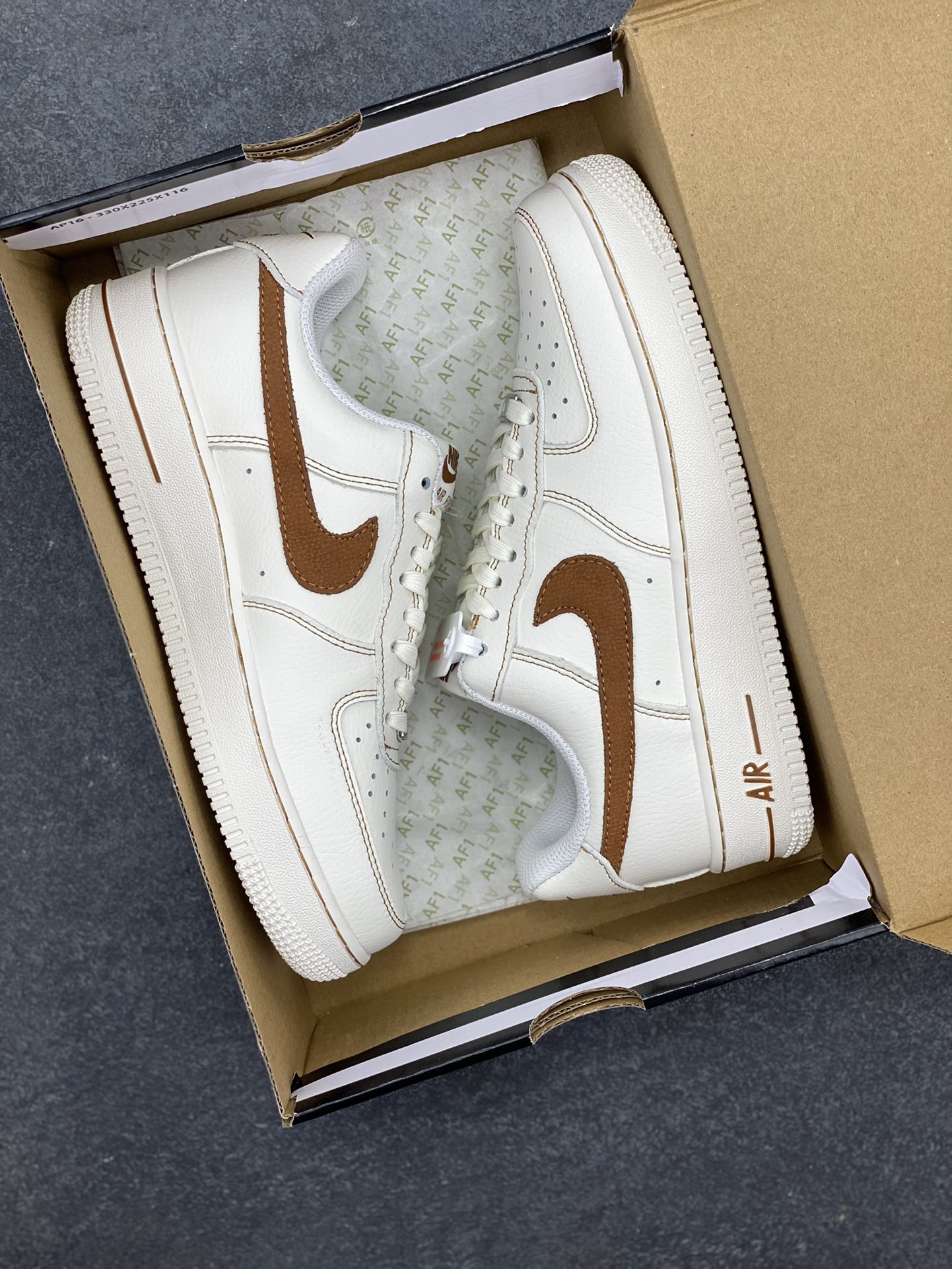 图片[9]-Nike Air Force 1 Low 白黄 原楦头原纸板 打造纯正空军版型 专注外贸渠道 全掌内置蜂窝气垫 原盒配件 原厂中底钢印、拉帮完美 货号：HQ2037-101 尺码：36 36.5 37.5 38 38.5 39 40 40.5 41 42 42.5 43 44 44.5 45-选品中心