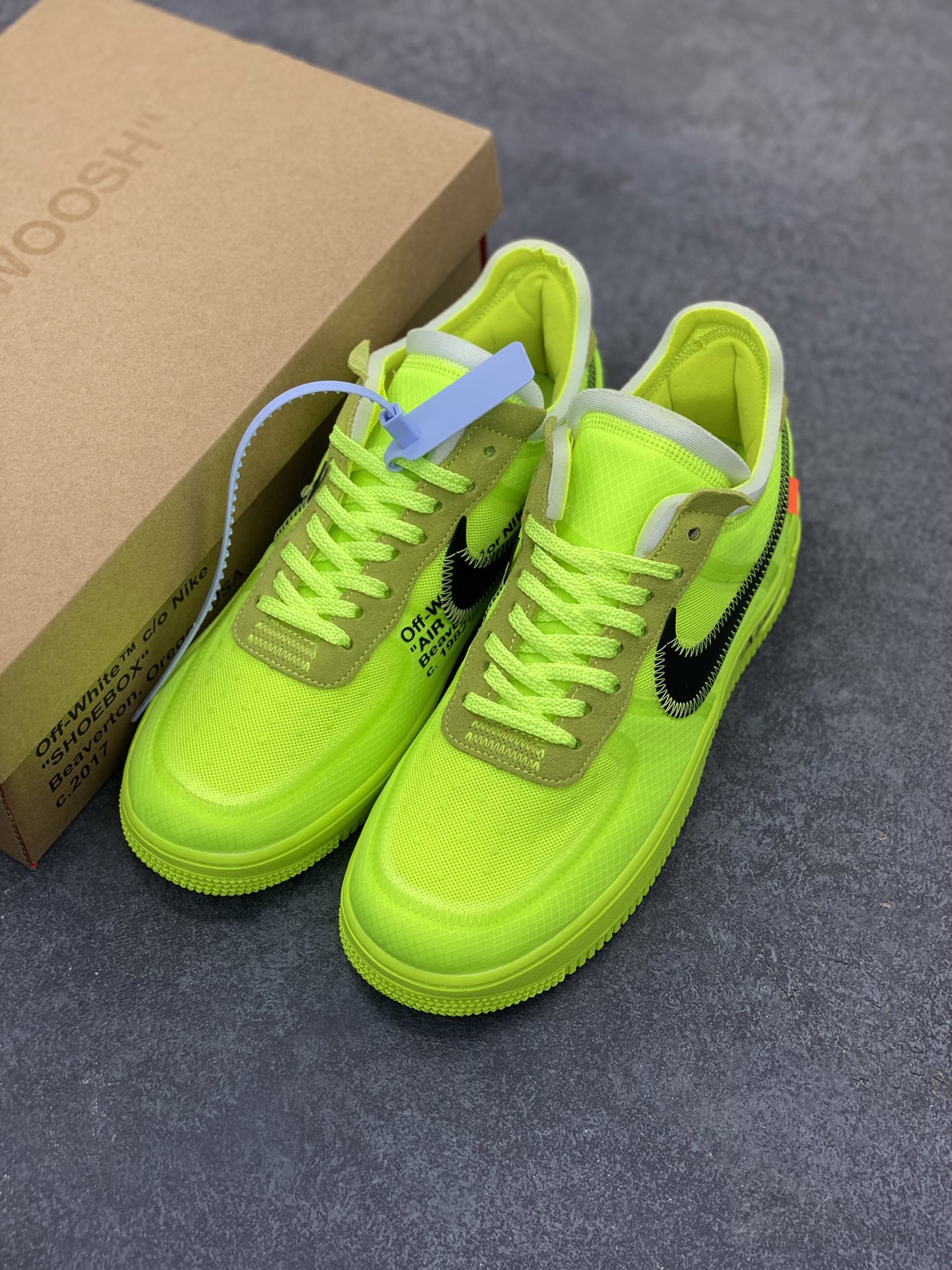 图片[8]-福利特价 夺人眼球Off-White x Nike Air Force 1 Low \”Volt\” 2.0空军一号经典百搭低帮休闲运动板鞋“OW荧光绿黑”Off-White™与 NikeLab 最新打造的 Air Force 1 Low 全新配色「Volt」，Air Force 1 Low 的鞋身与中底将被换上夺目的荧光绿色调，以签名式的橘红色 “Zip-Tie” 和 “AIR” 字样点缀 货号：AO4606-700 尺码：35.5 36 36.5 37.5 38 38.5 39 40 40.5 41 42 42.5 43 44 44.5 45 46-选品中心