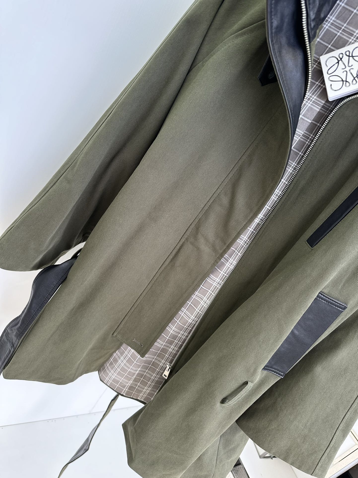 Loewe - 8 i1754591008 1401 6