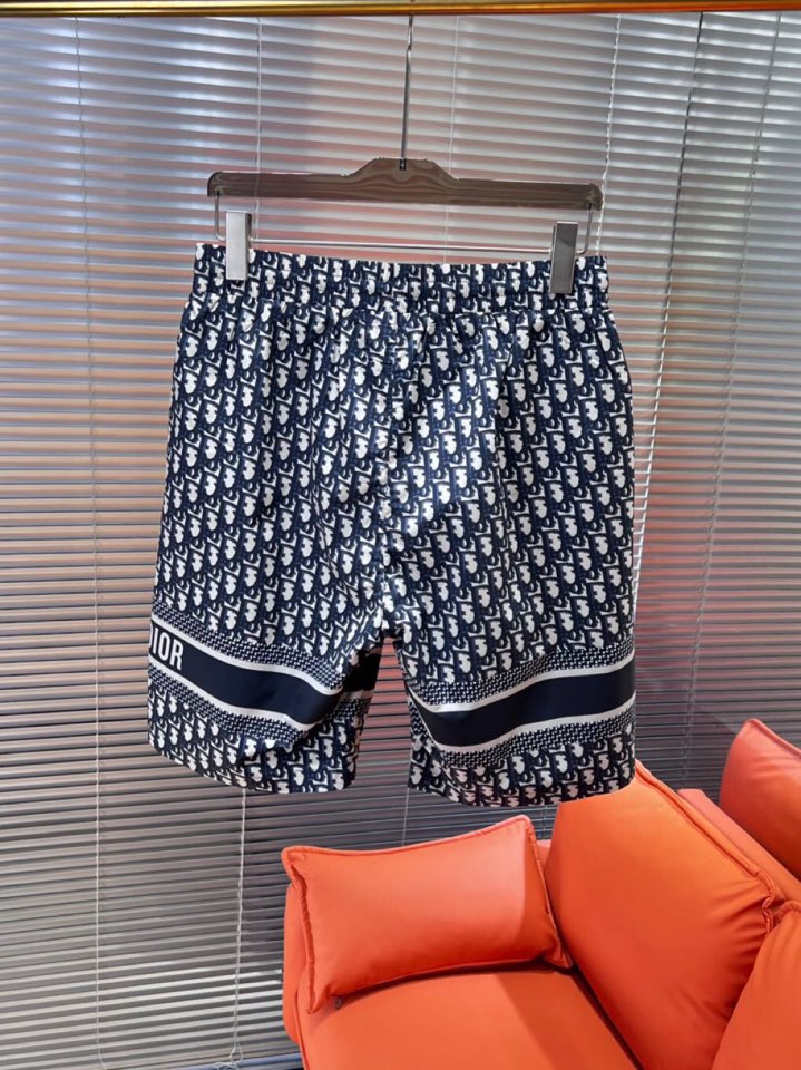 “Dior Digitally Printed Shorts: Essence of Brand-making and Stylish Fashion” - 图片 9