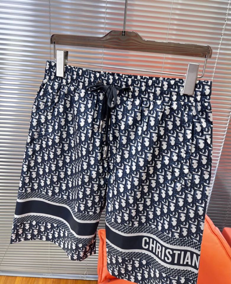 “Dior Digitally Printed Shorts: Essence of Brand-making and Stylish Fashion” - 图片 2