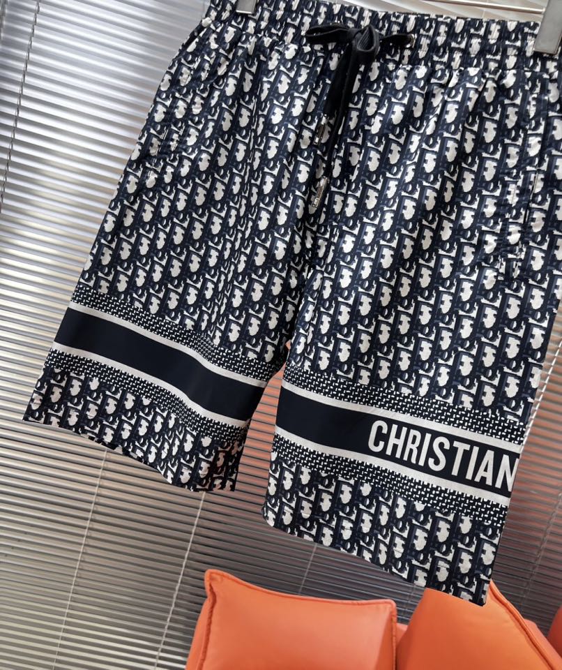 “Dior Digitally Printed Shorts: Essence of Brand-making and Stylish Fashion” - 图片 6