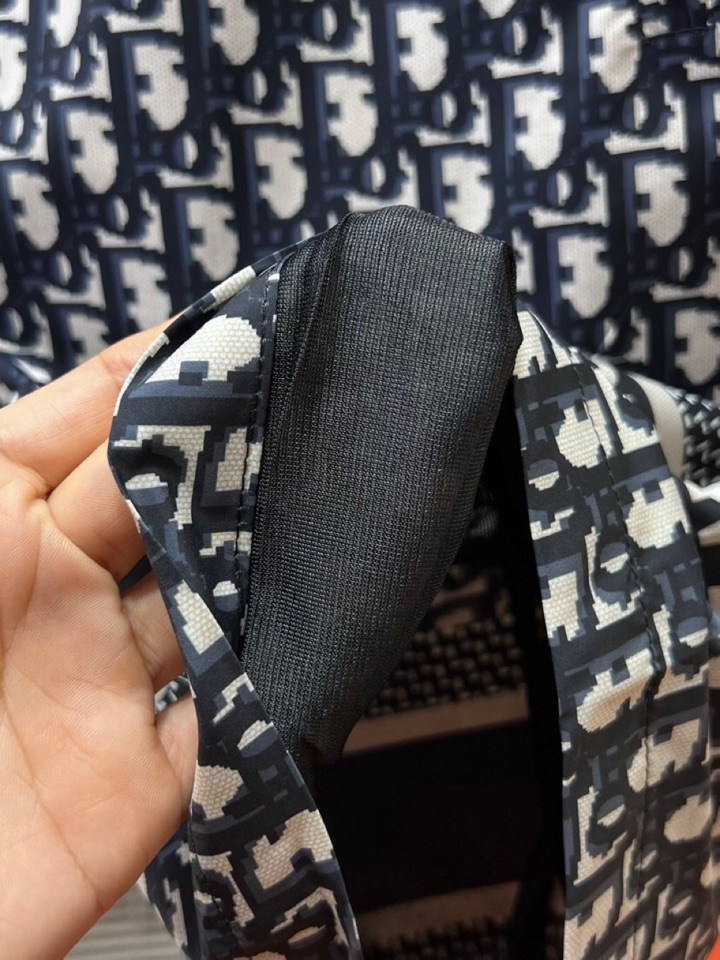 “Dior Digitally Printed Shorts: Essence of Brand-making and Stylish Fashion” - 图片 7