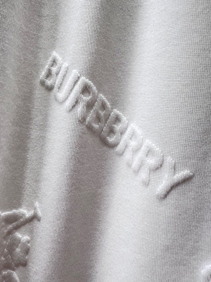 “Stylish Burberry Baballi Shorts: 80% Cotton, Double-Headed Tweezers, Floral Design, Monolithic Interior” - 图片 6