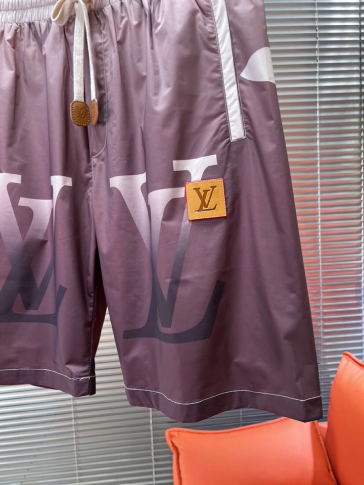 Louis Vuitton: Cutting-edge Fashion Style with Pyrotechnic Fibres and Monochrome Code - 图片 6