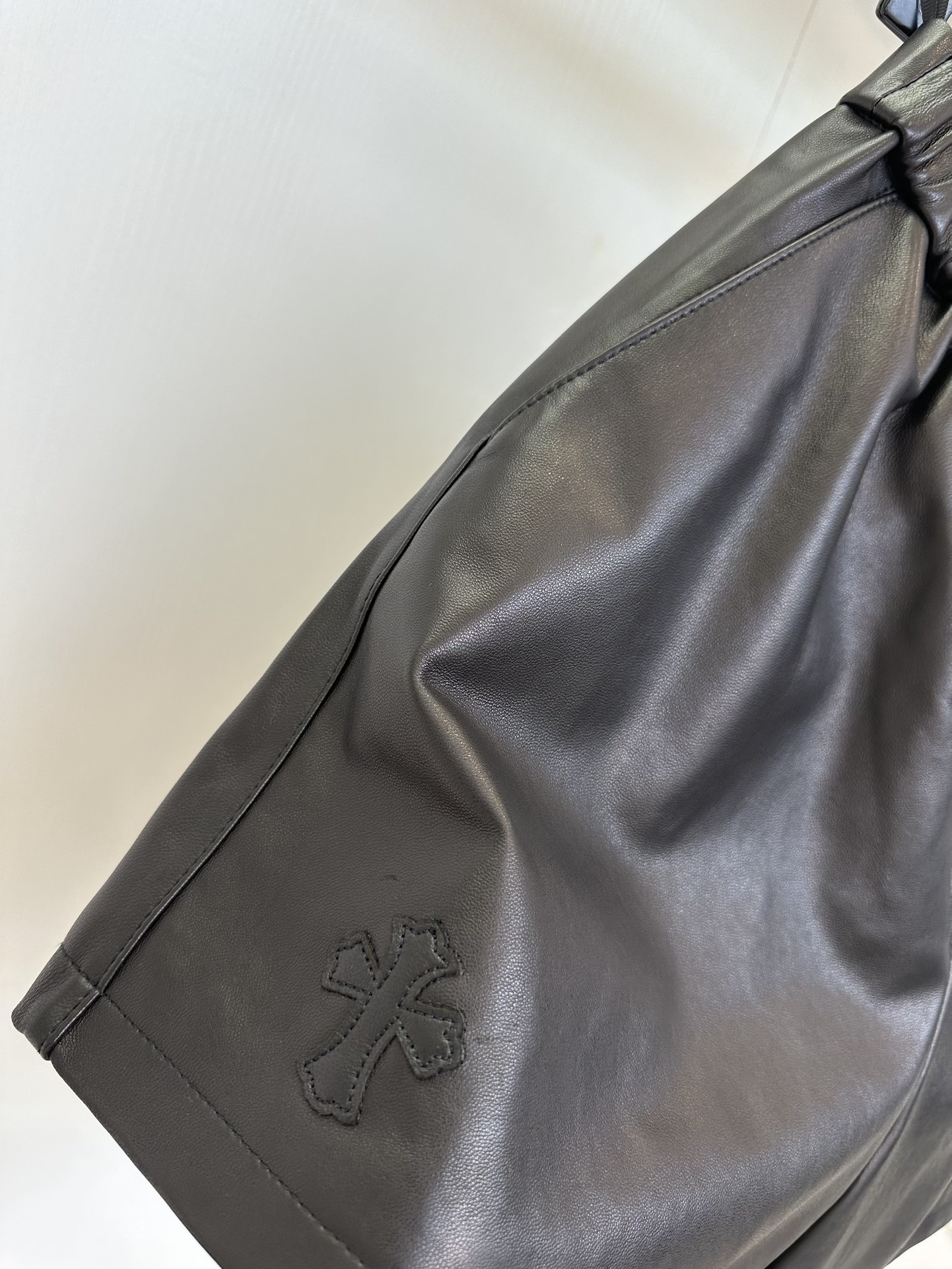 High-Waisted Lambskin Leather Shorts with Elastic Waistband - Chic & Comfortable 8 i1754620915 522 6
