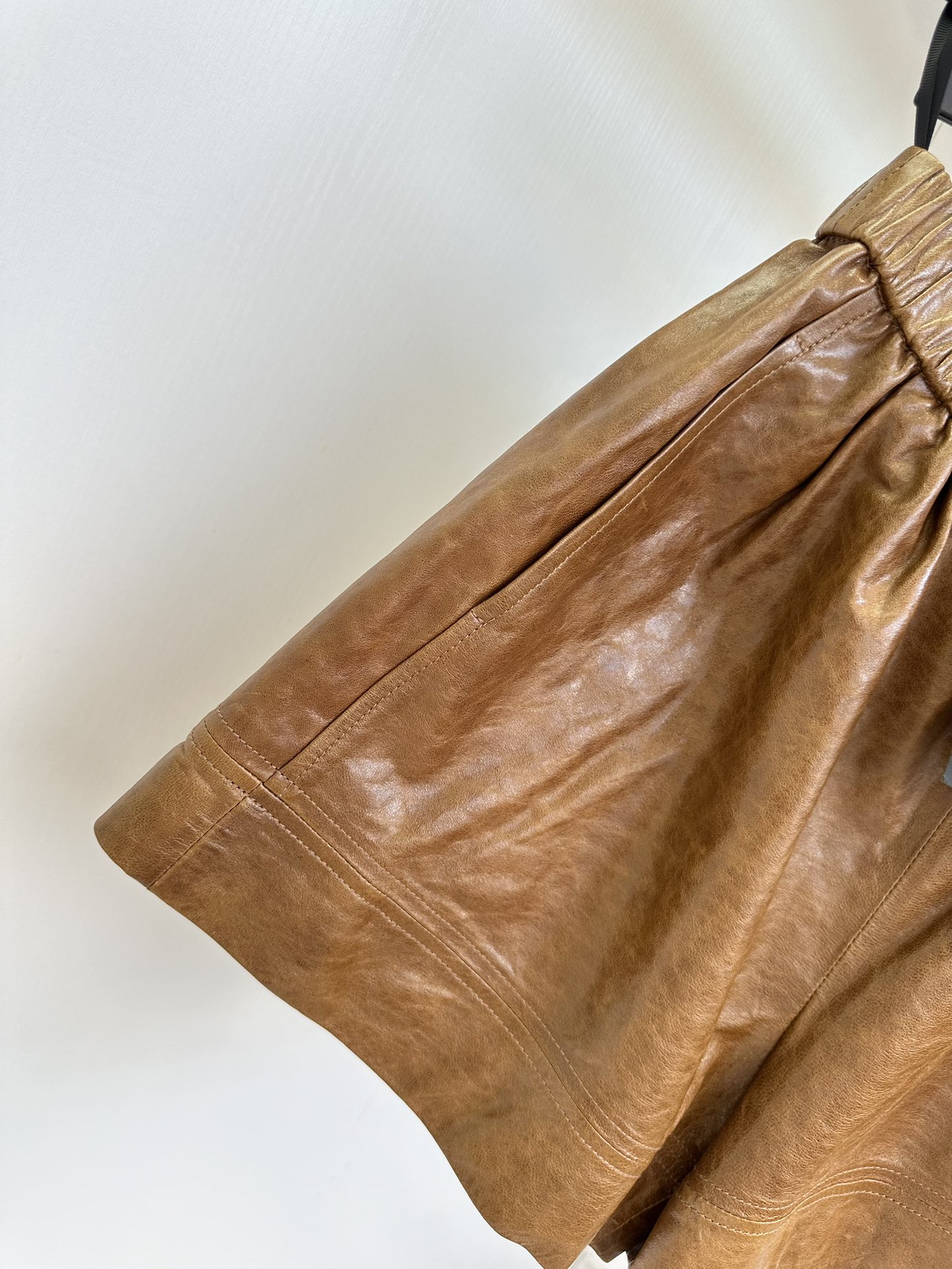 Women's Lambskin A-Line Shorts with Elastic Waist - Chic & Comfortable 9 i1754621269 8310 7