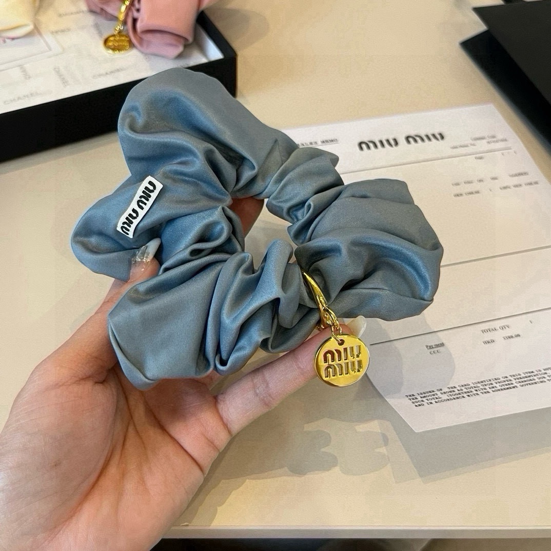 🆕

miumiu缪缪新款发圈