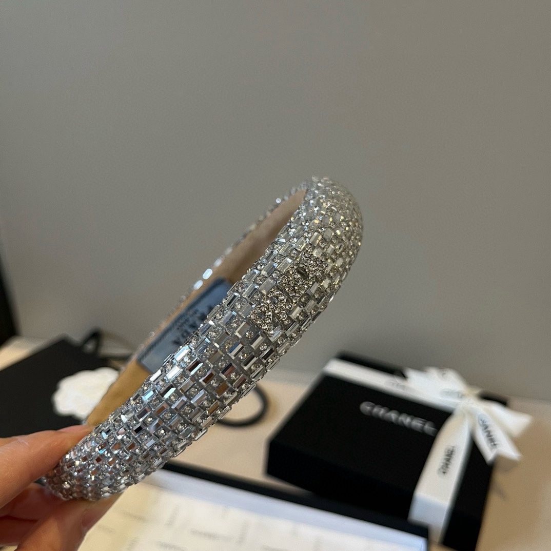 🆕
 
PRADA普拉达发箍