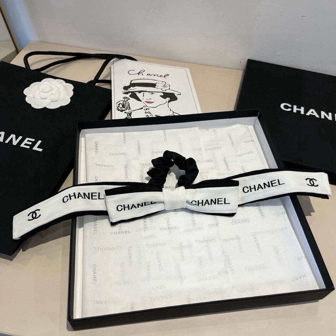 🆕

Chanel香奈儿 香奶奶最爱蝴蝶结发圈