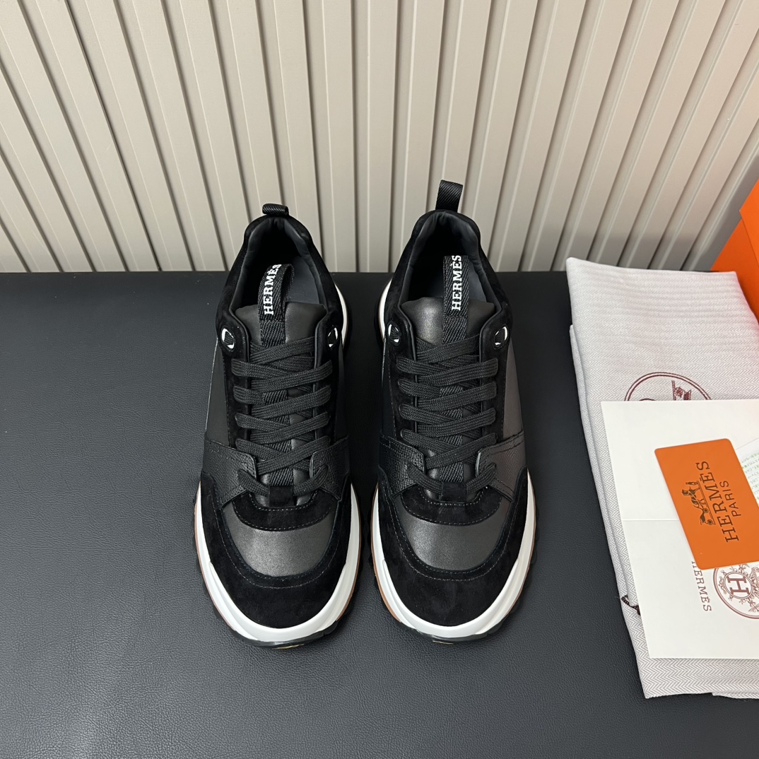 Sneakers Leader Homme Hermes Cuir de Veau Noir et Détails en Daim