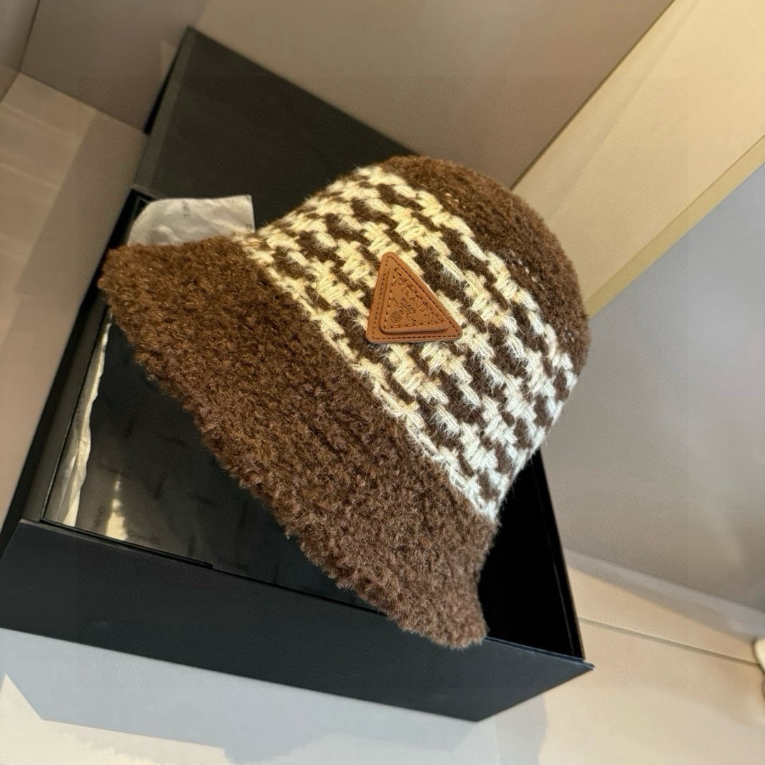 NO:361315,Prada Prada new fisherman hat, head circumference 57cm hat, straw hat fisherman hat baseball hat, hat, prada, prada, espadrilles, hatsPrada普拉达新款渔夫帽,头围57cm帽子草帽渔夫帽棒球帽,帽子,prada,prada,espadrilles,hats,hat