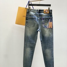,LouisVuitton 路易威登,2026秋季最新款,专柜同步有售,原单狠货,时尚休闲牛仔裤,上身很有特点!吸睛而有 ,LouisVuitton 路易威登,2026秋季最新款,专柜同步有售,原单狠货,时尚休闲牛仔裤,上身很有特点!吸睛而有