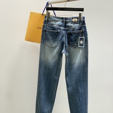 ,LouisVuitton 路易威登,2026秋季最新款,专柜同步有售,原单狠货,时尚休闲牛仔裤,上身很有特点!吸睛而有 ,LouisVuitton 路易威登,2026秋季最新款,专柜同步有售,原单狠货,时尚休闲牛仔裤,上身很有特点!吸睛而有