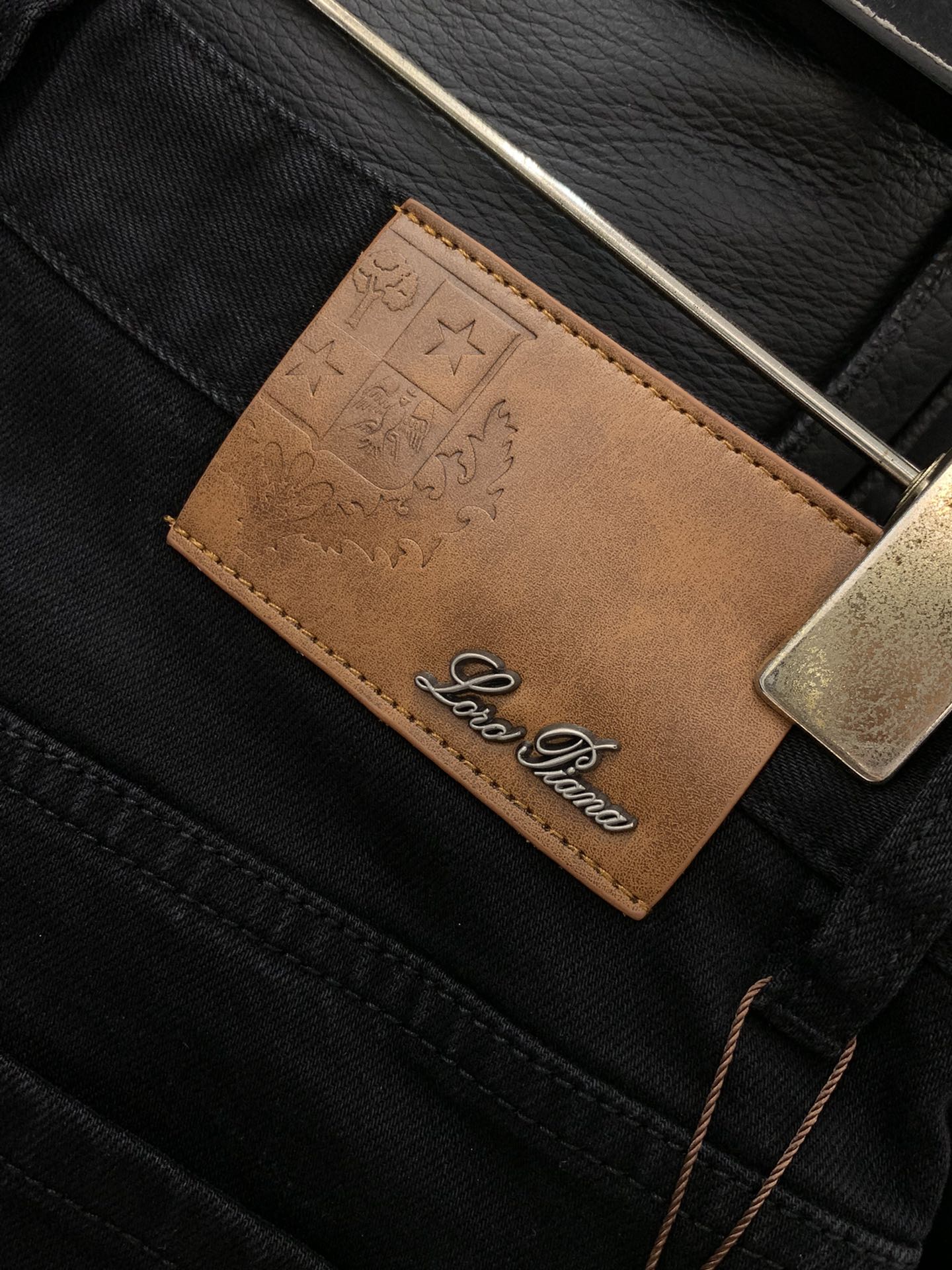 “Autumn 2025 Loro Piana Jeans: Imported Fabric, Top-Level Embroidery, Hardware Decoration, Code 30-38” - 图片 8