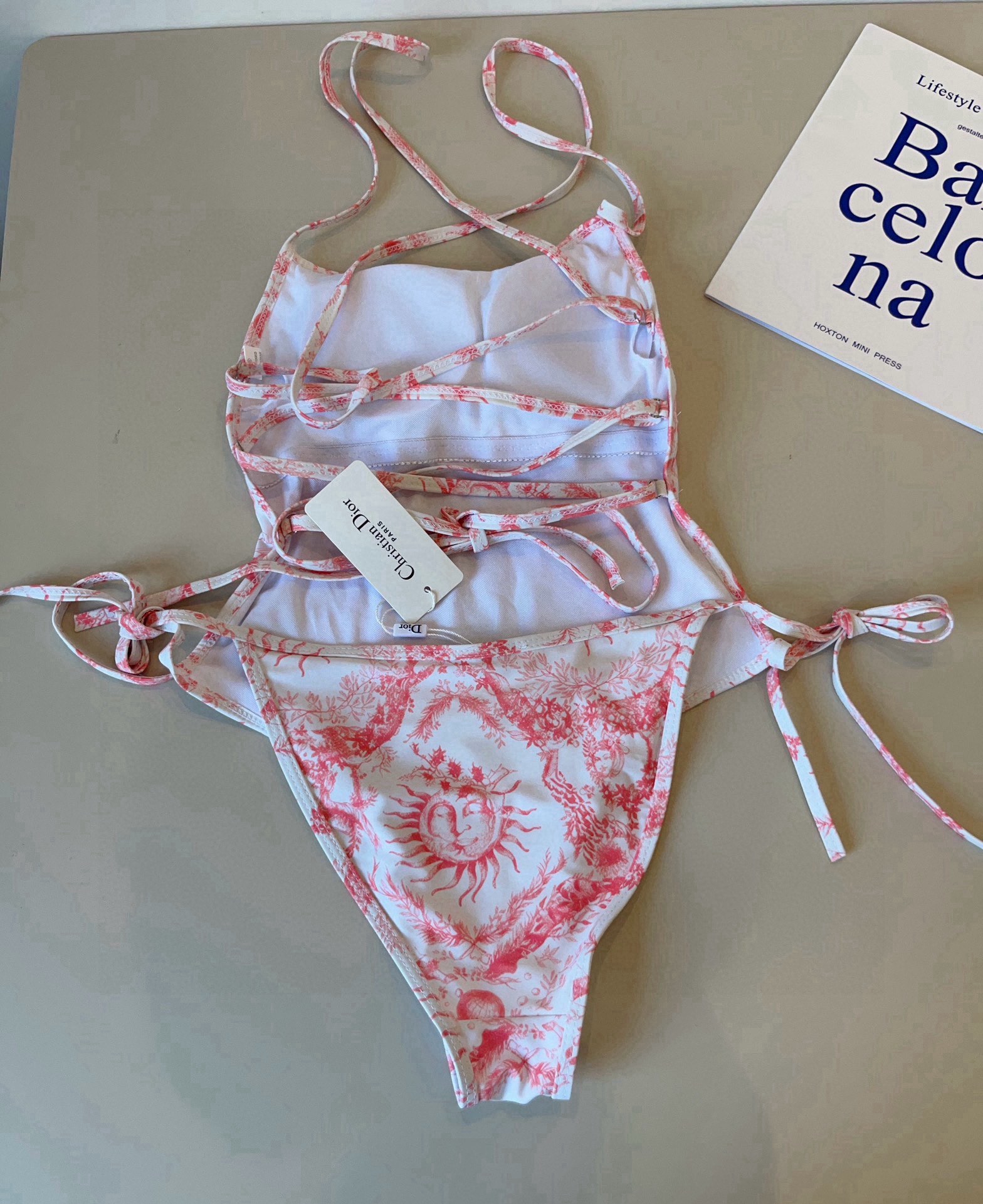 🆕

潮牌比基尼👙，分体泳衣，S M L XL