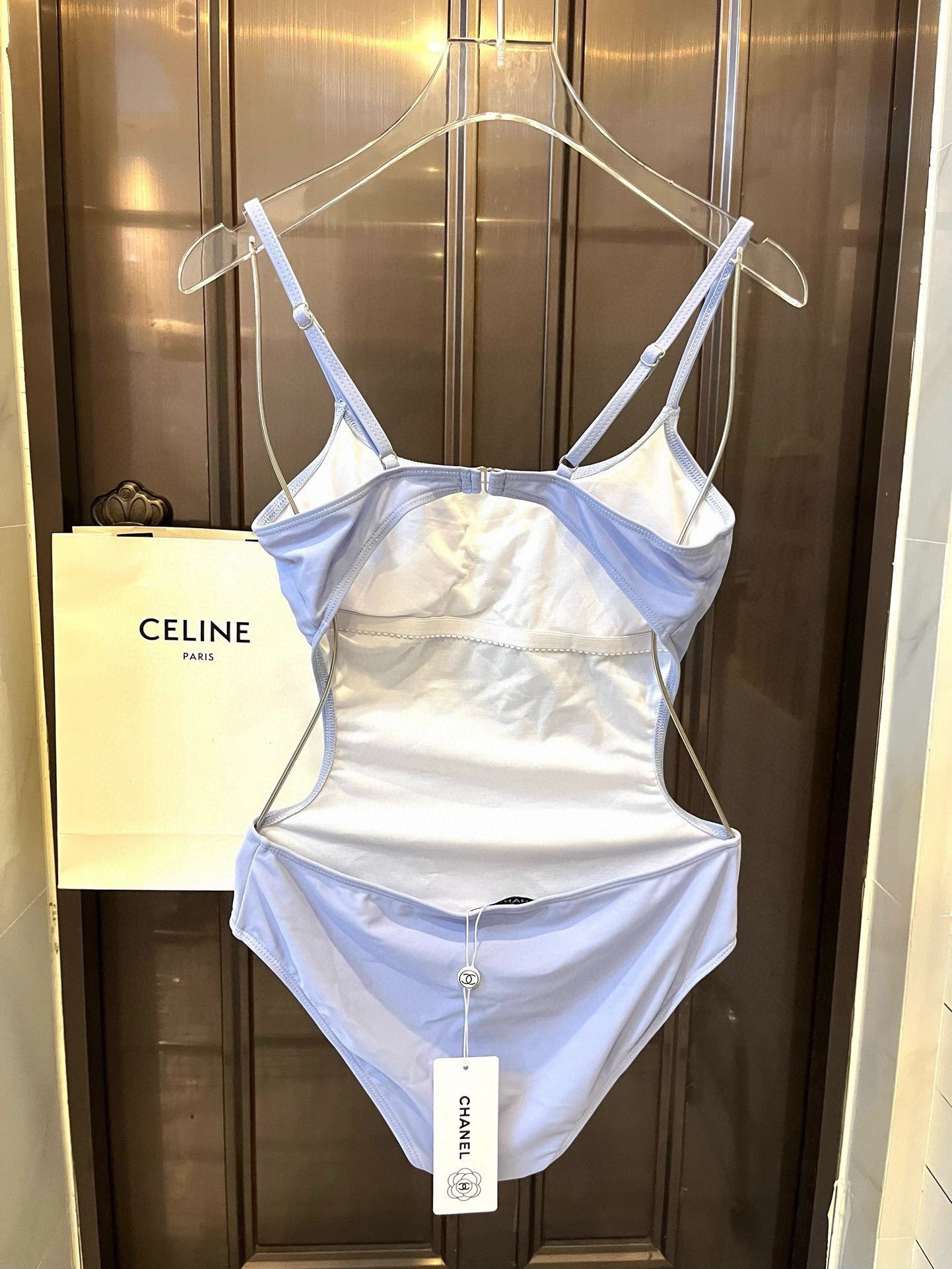 🆕 

Chanel香奈儿高级定制连体泳衣，女神必备神器，独特风格设计，高级奶白色，smL。