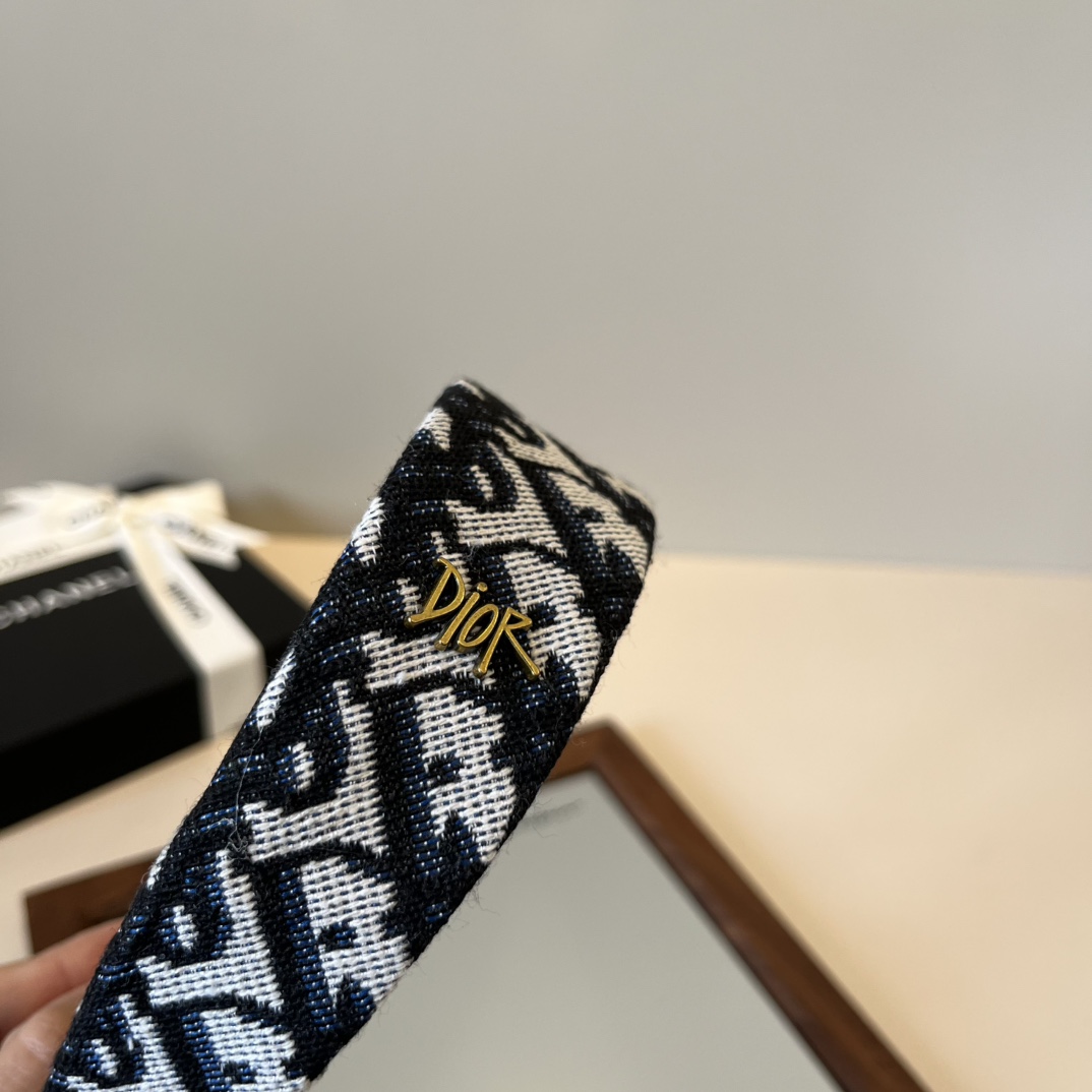 🆕

Dior迪奥新款发箍