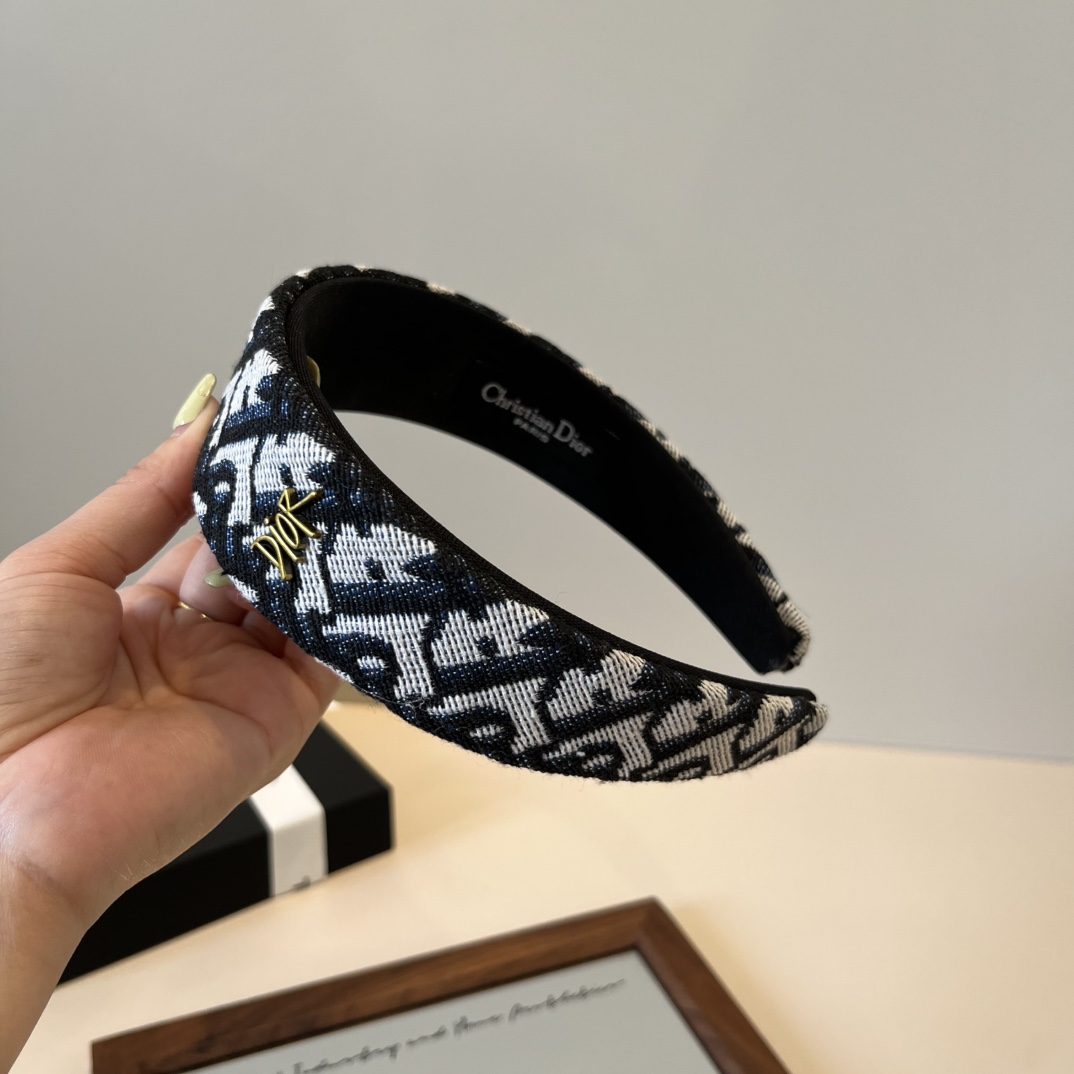 🆕

Dior迪奥新款发箍