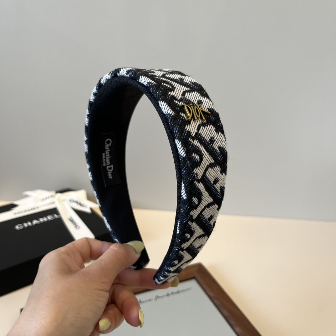 🆕

Dior迪奥新款发箍