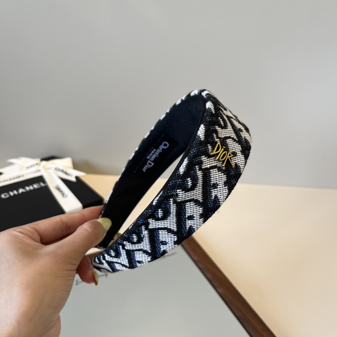 🆕

Dior迪奥新款发箍