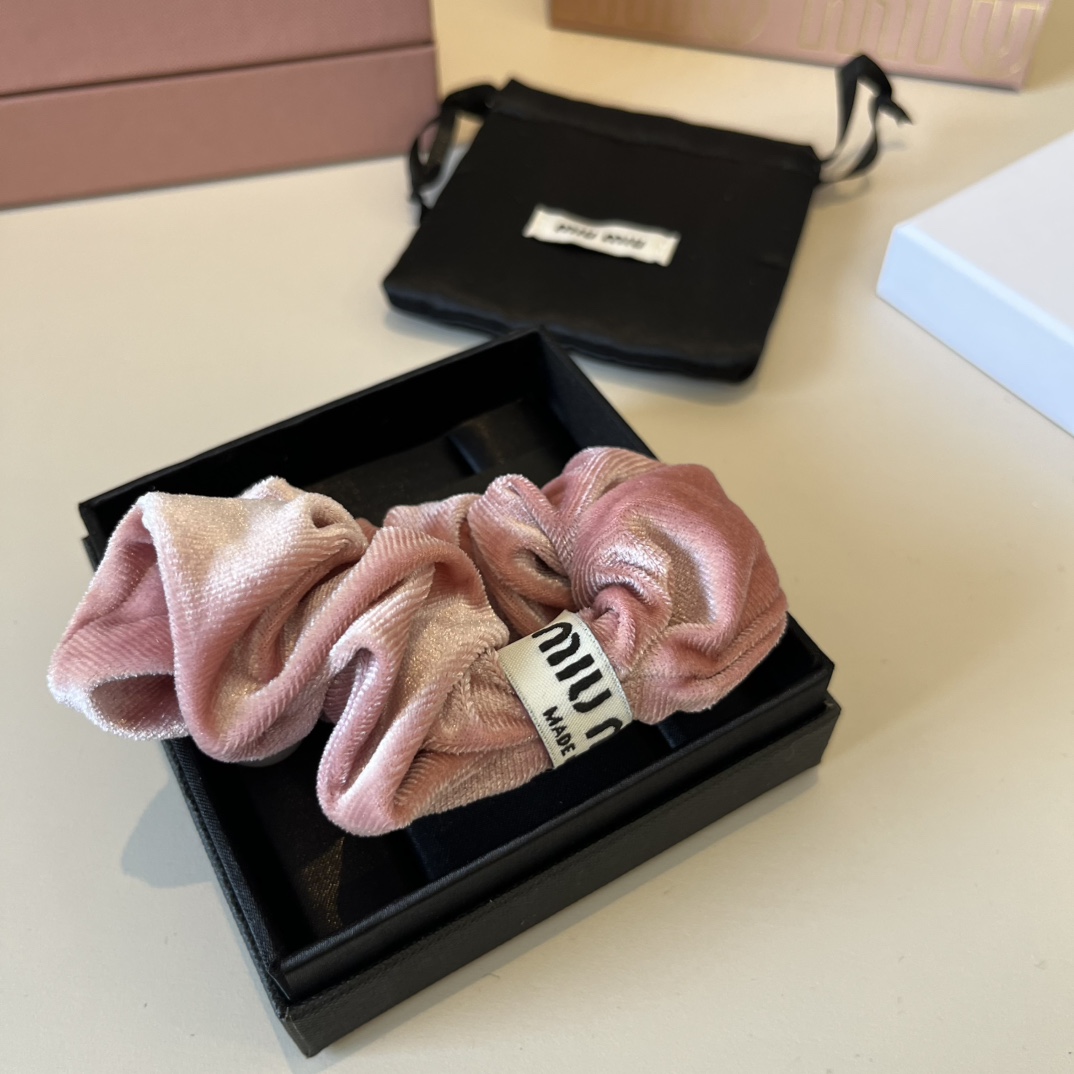 🆕

miumiu缪缪新款发圈