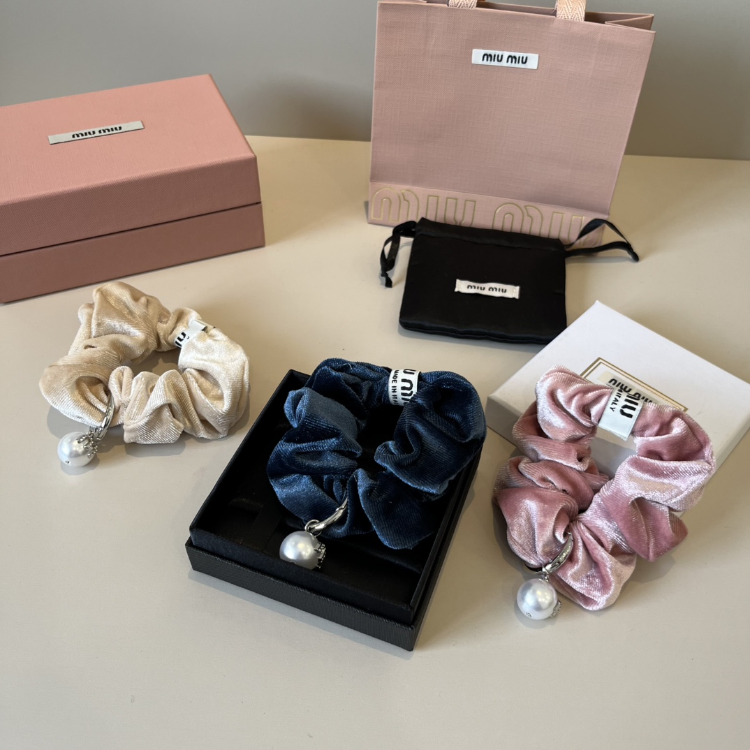 🆕

miumiu缪缪新款发圈