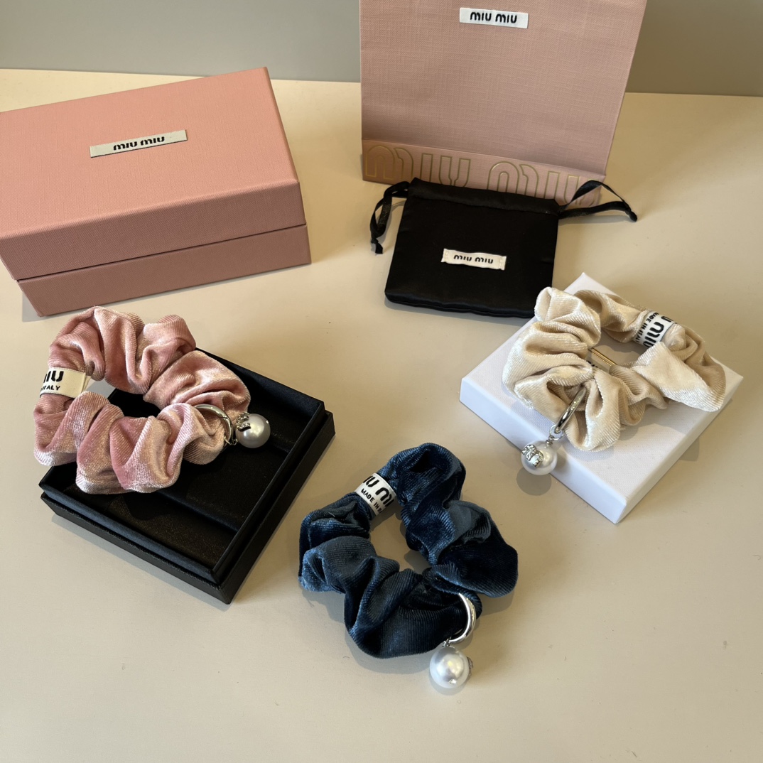 🆕

miumiu缪缪新款发圈