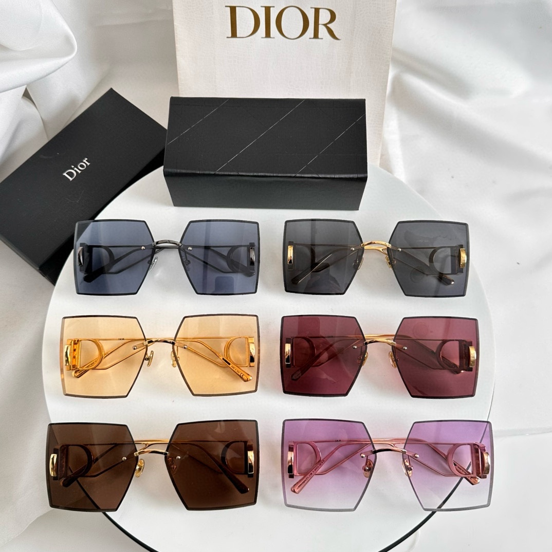  ‼️ 模特图 Dior 30Montaigne S7U SS2023 太阳镜丰富了该品牌已有的标志性系
