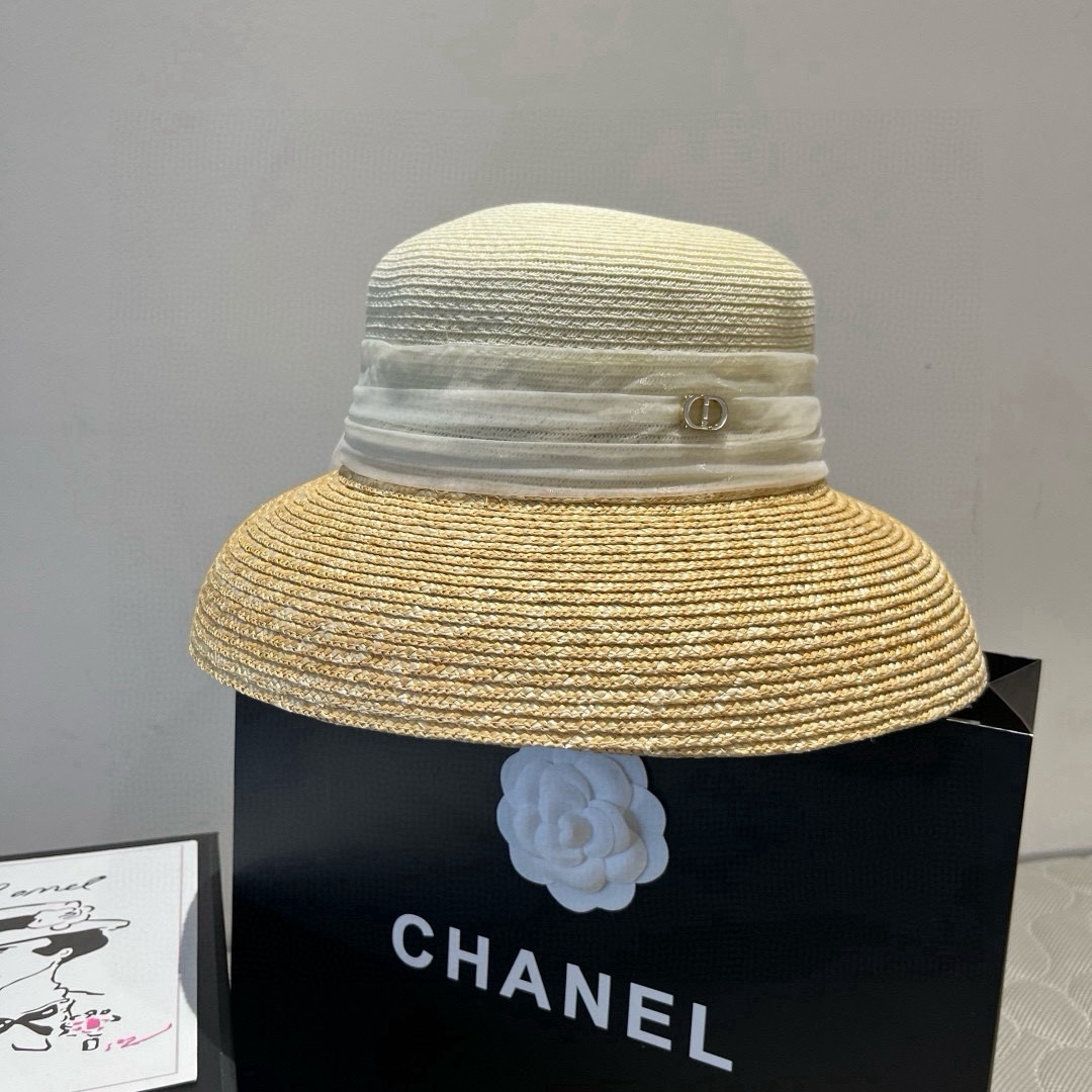 🆕

Dior迪奥新款礼帽，高级PP草，拼色盆帽，名媛风，头围57cm