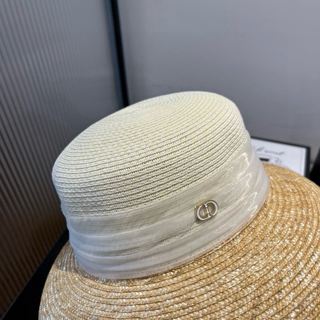 🆕

Dior迪奥新款礼帽，高级PP草，拼色盆帽，名媛风，头围57cm