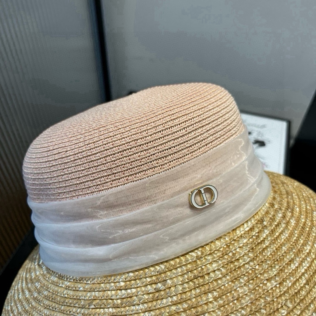 🆕

Dior迪奥新款礼帽，高级PP草，拼色盆帽，名媛风，头围57cm