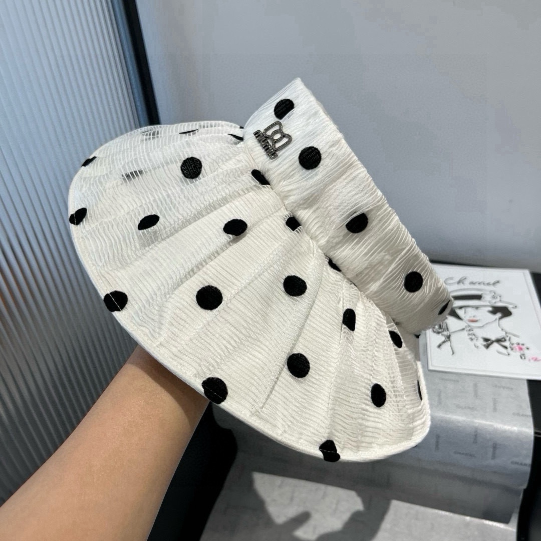 🆕

miumiu缪缪贝壳帽，空顶遮阳帽 可调节