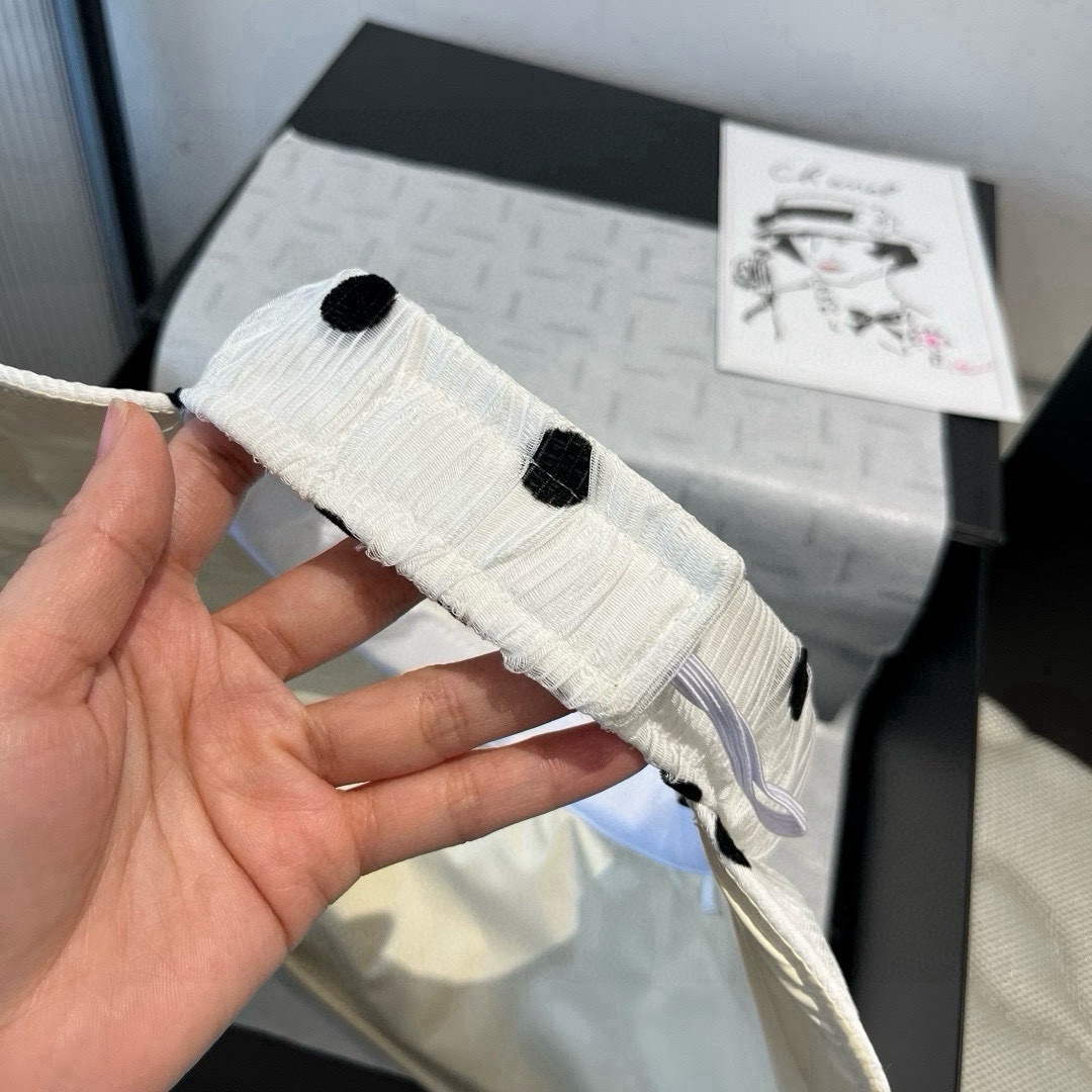 🆕

miumiu缪缪贝壳帽，空顶遮阳帽 可调节