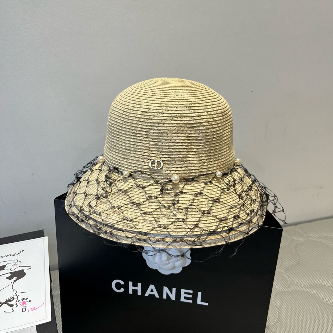 🆕

Dior迪奥新款礼帽，高级PP草，拼色盆帽，名媛风，头围57cm