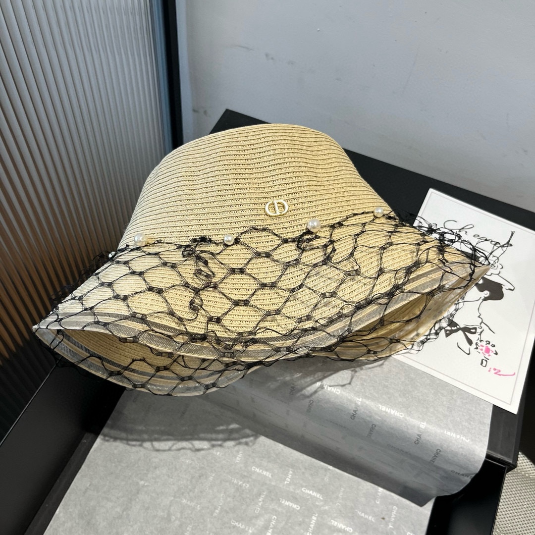 🆕

Dior迪奥新款礼帽，高级PP草，拼色盆帽，名媛风，头围57cm