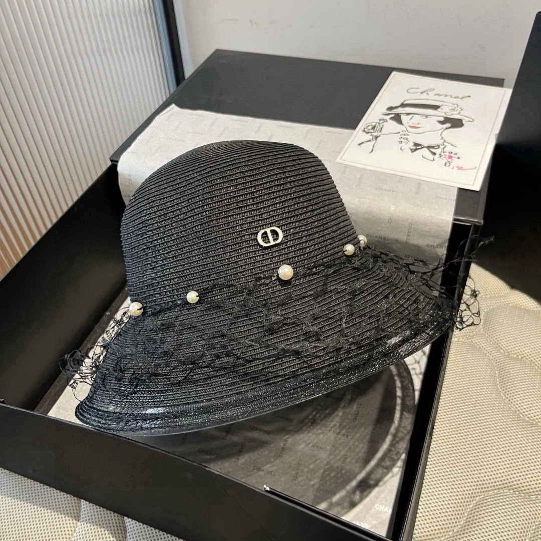 🆕

Dior迪奥新款礼帽，高级PP草，拼色盆帽，名媛风，头围57cm