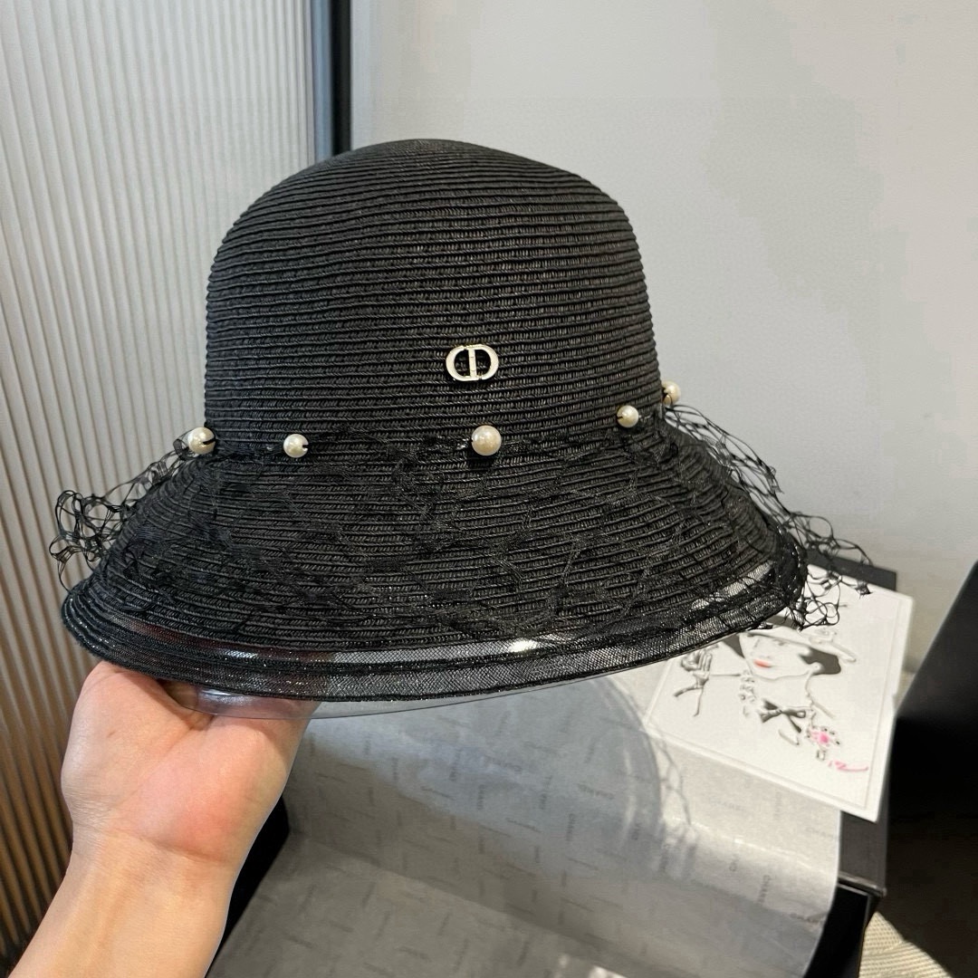 🆕

Dior迪奥新款礼帽，高级PP草，拼色盆帽，名媛风，头围57cm