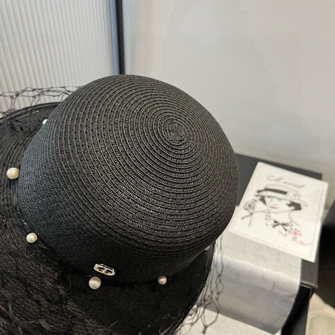 🆕

Dior迪奥新款礼帽，高级PP草，拼色盆帽，名媛风，头围57cm