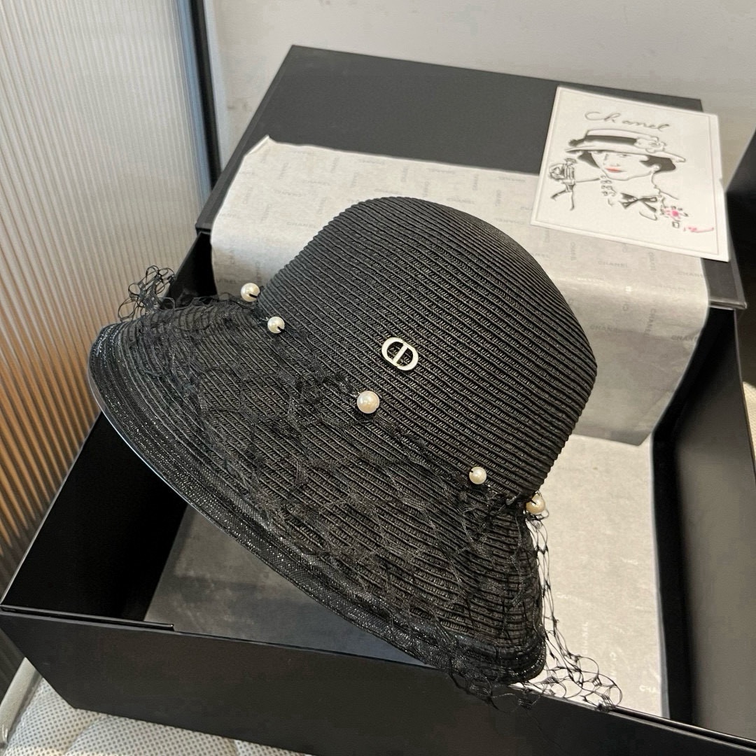 🆕

Dior迪奥新款礼帽，高级PP草，拼色盆帽，名媛风，头围57cm